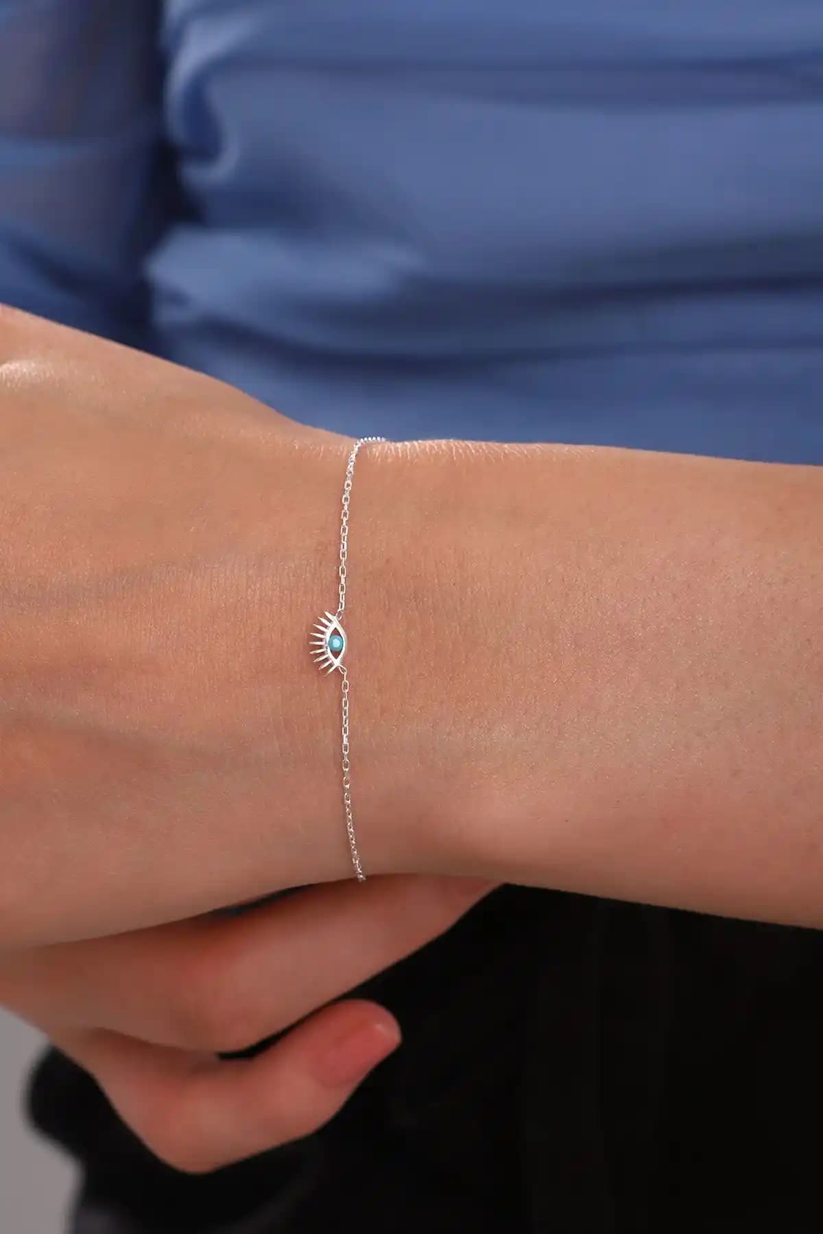 Bilsen Store ve Lovera Jewellery Gümüş Bileklikleri Karşılaştırması