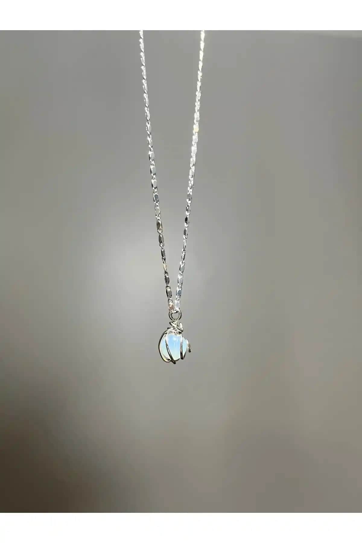 Claritas Takı Kadın Doğal Ay Taşı Rodyum Kaplama Kolye Şık ve Dayanıklı Tasarım