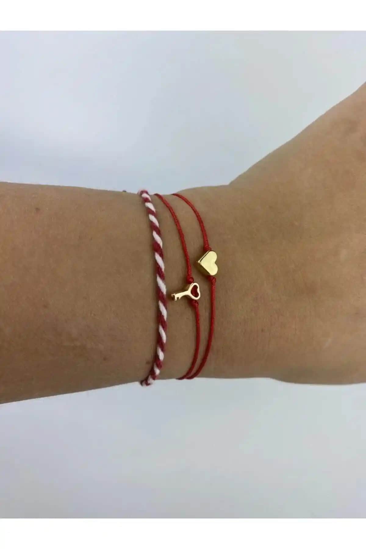 D'mare Accessories ve Misto Aksesuar Marteniçka Bileklikleri Karşılaştırması