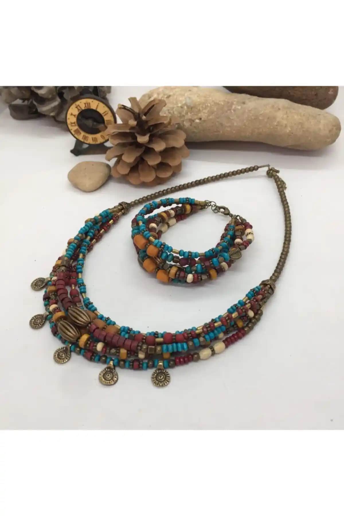 El Yapımı Etnik Otantik Takılar: Bohem Tarzı Renkli Kolye ve Bileklikler