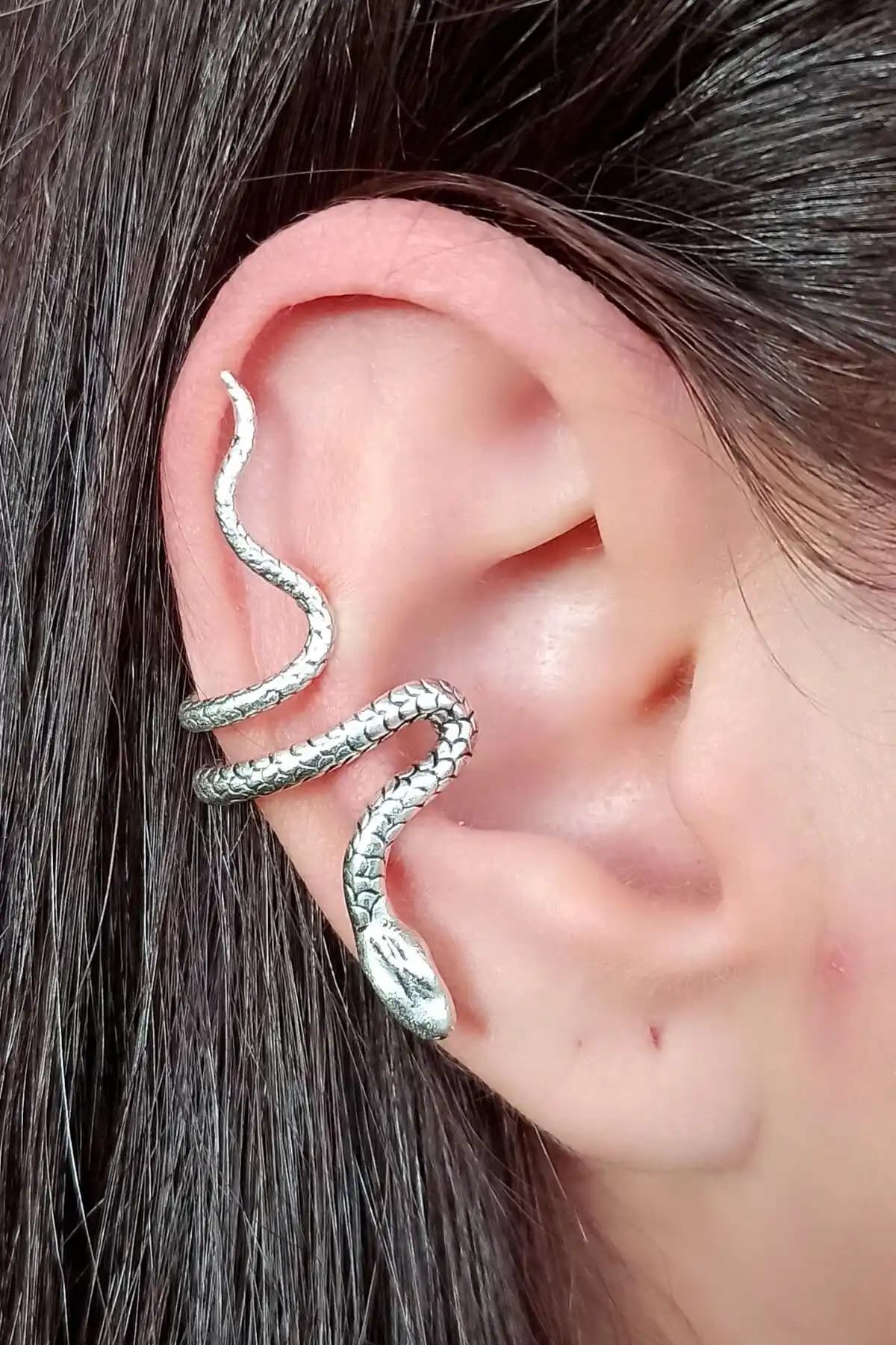 El Yapımı Yılan Şekilli Gümüş Kaplama Kıkırdak Küpe Tasarımı ve Özellikleri