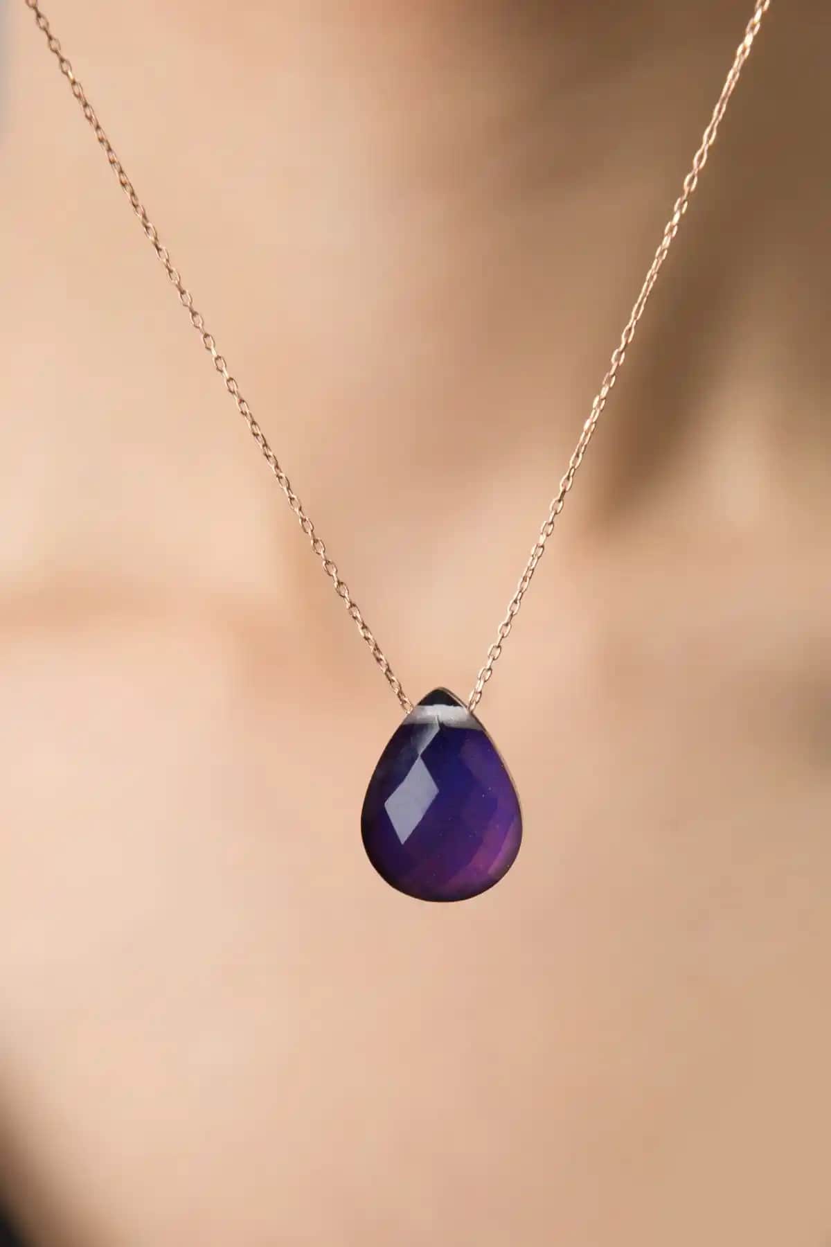 Elika Silver Damla Model His Taşı 925 Ayar Gümüş Kolye: Şıklık ve Fonksiyonellik Bir Arada