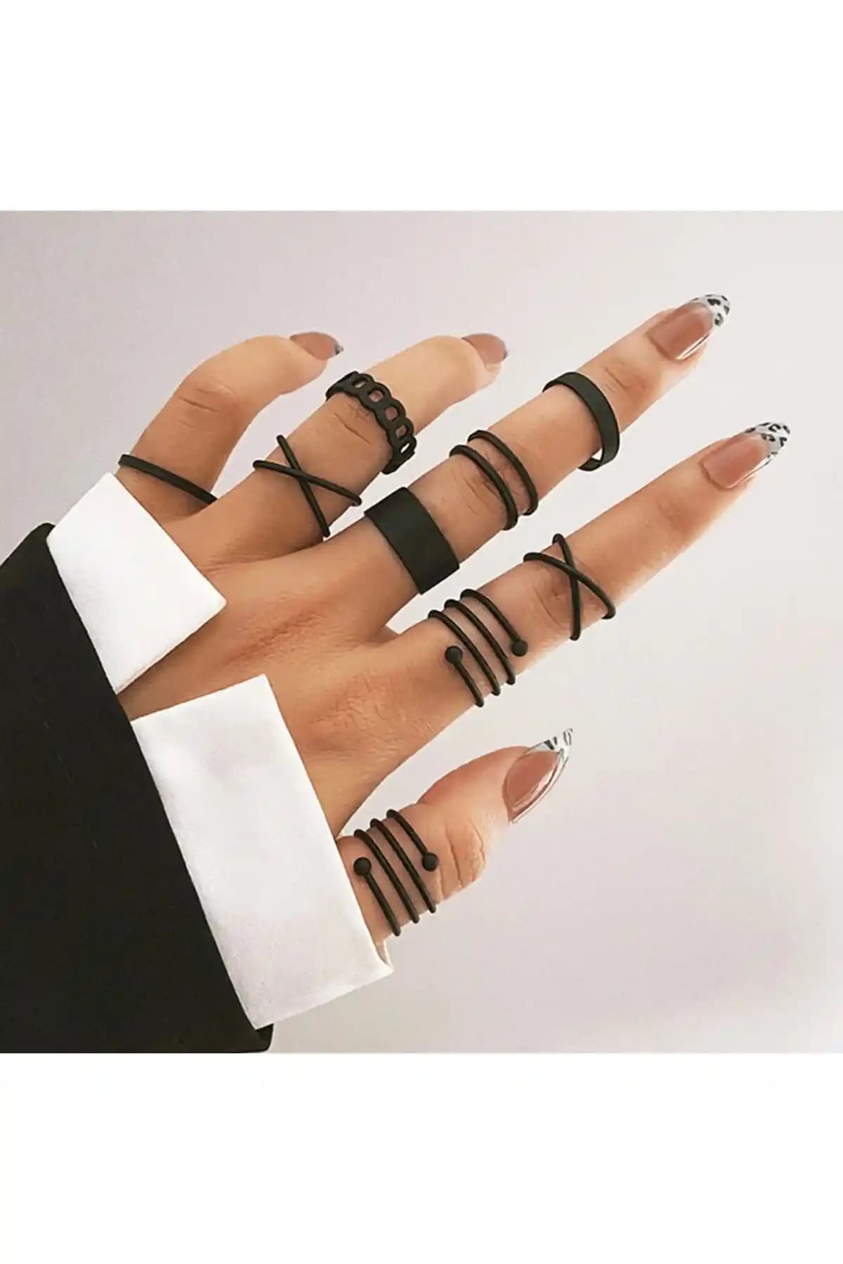 Ervalina 9'lu Siyah Renk Kombin Yüzük Seti Modern ve Dayanıklı Takı Aksesuarı