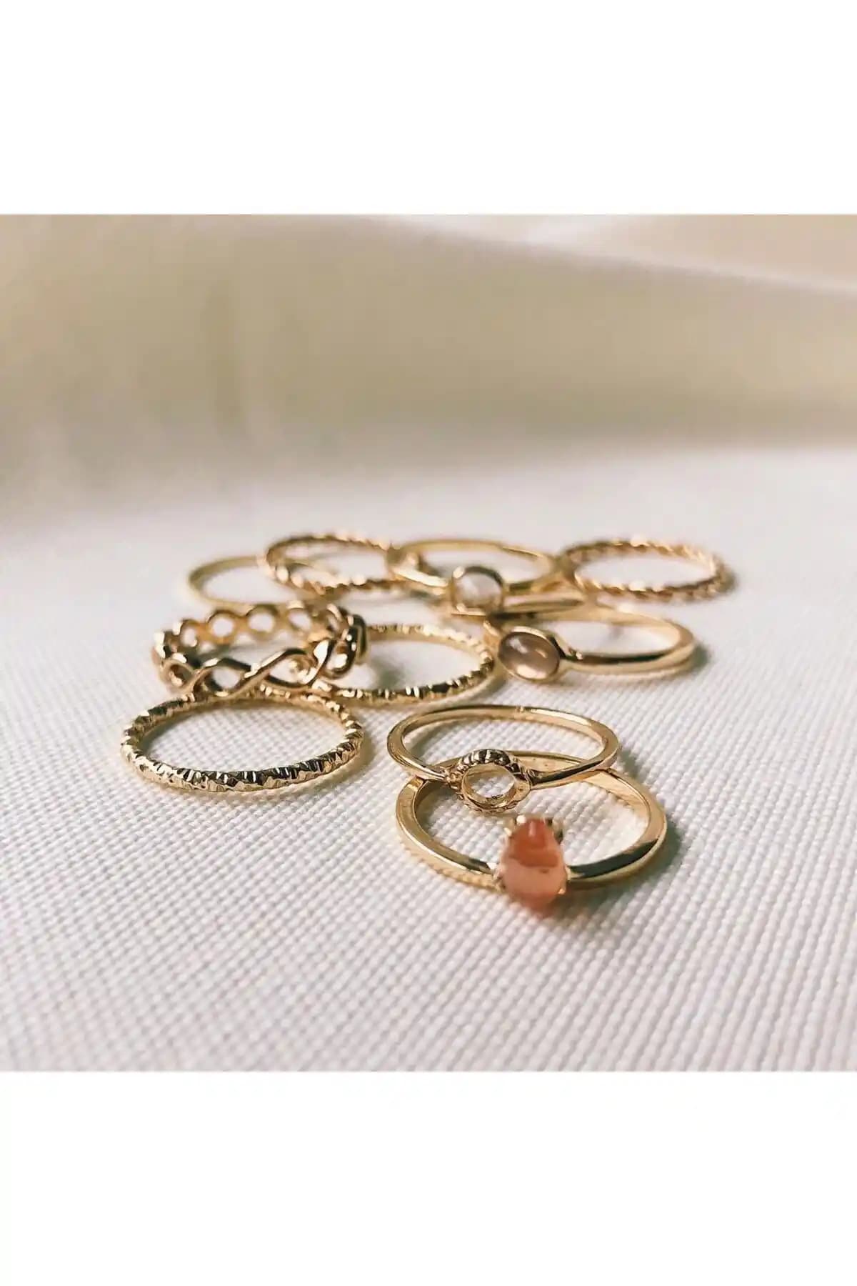 Ervalina Taşlı Yüzük Seti ve Fildişi Ejderha Yüzüğü Karşılaştırması