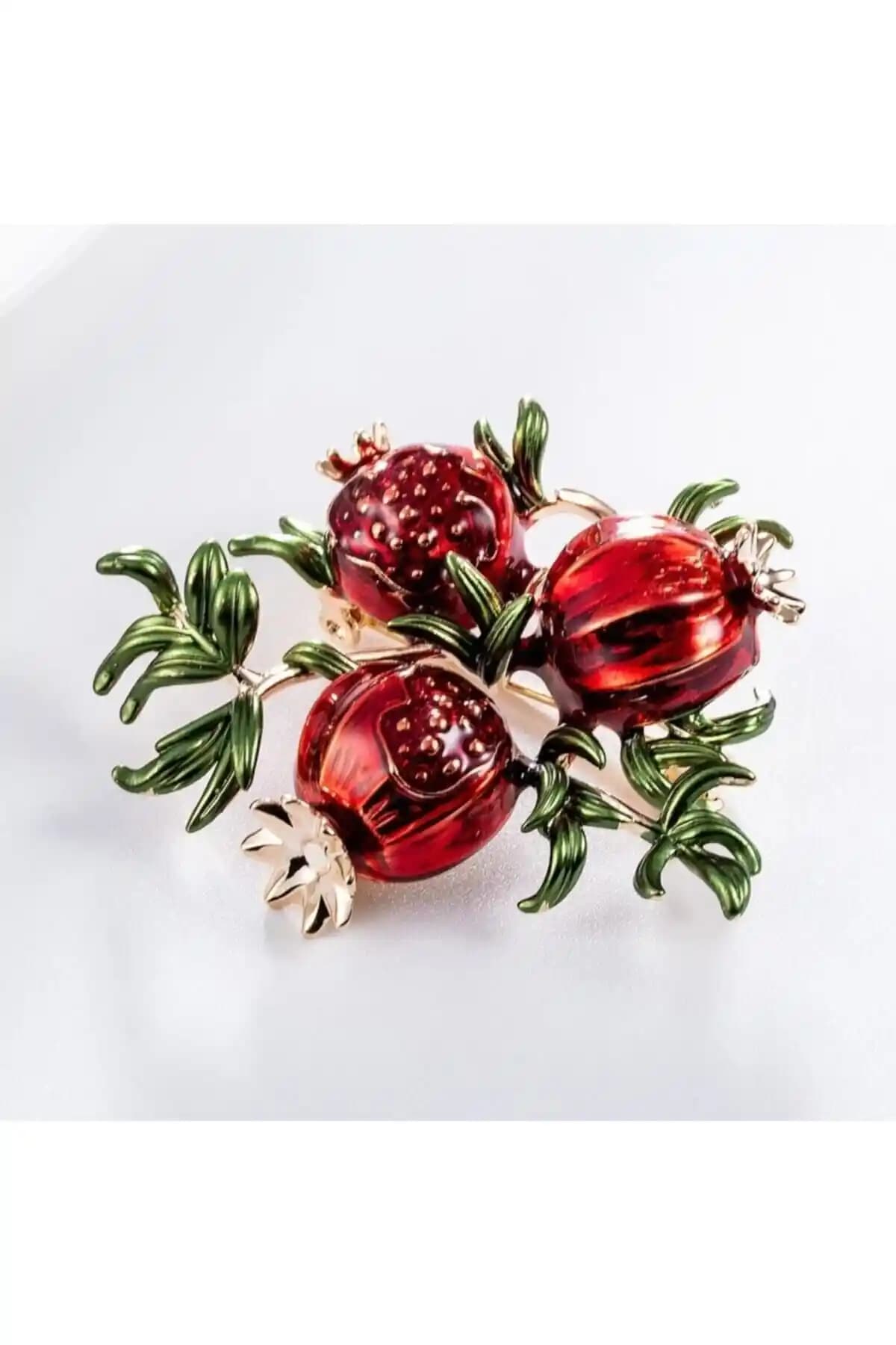 Esra Pamir Nar Dalı Broşu: Doğal ve Şık El İşçiliği Takı Tasarımı