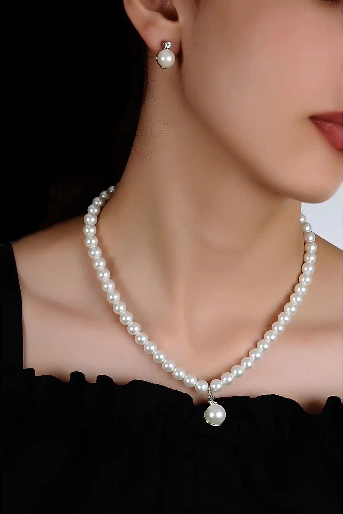 EUROMODA Özel Tasarımlı İnci ve Zirkon Taşlı Takı Seti Şıklığınızı Tamamlar