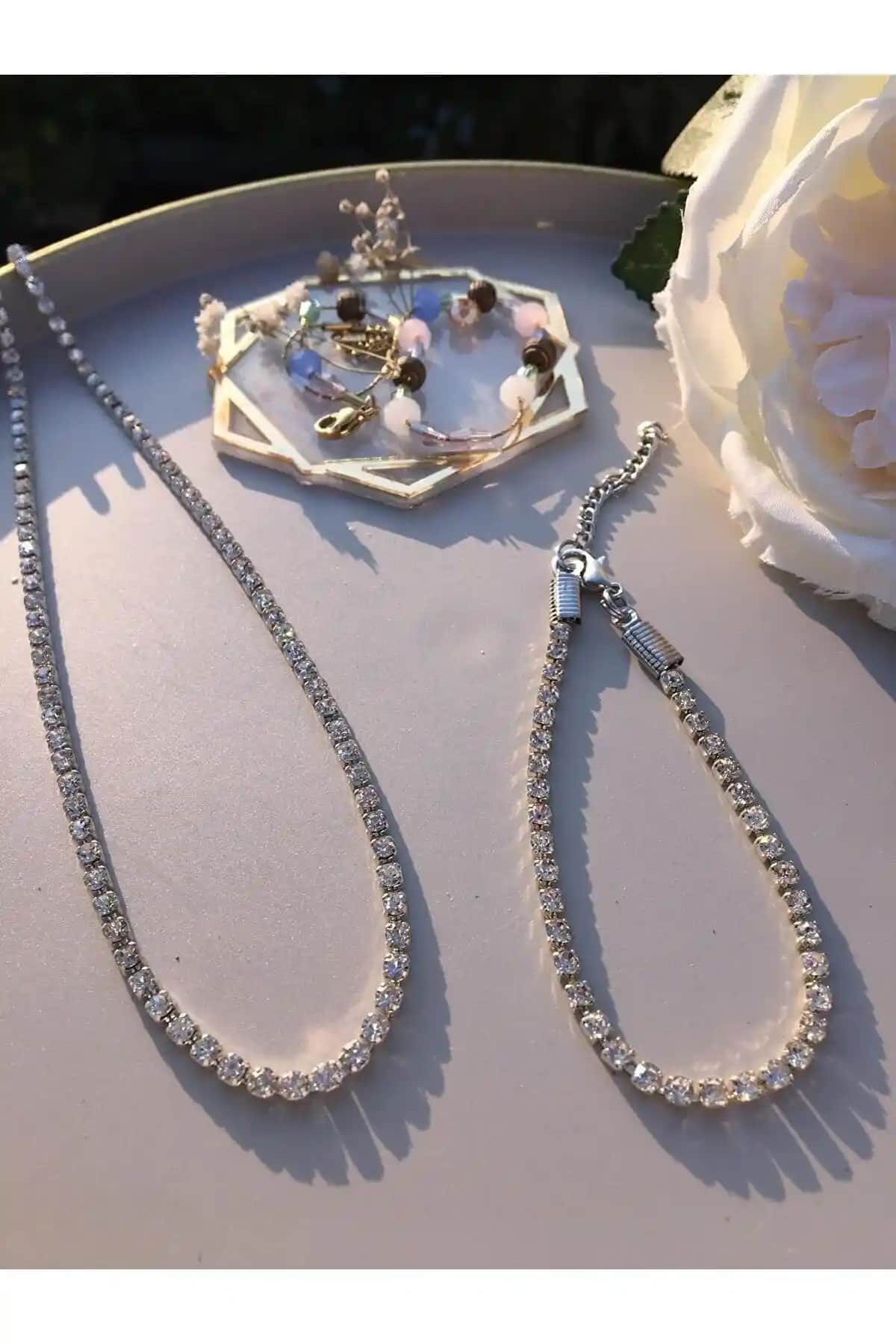 Everglow Jewelry Premium Su Yolu Bileklik ve Kolye Seti Zarif Tasarımıyla Şıklık Sunar