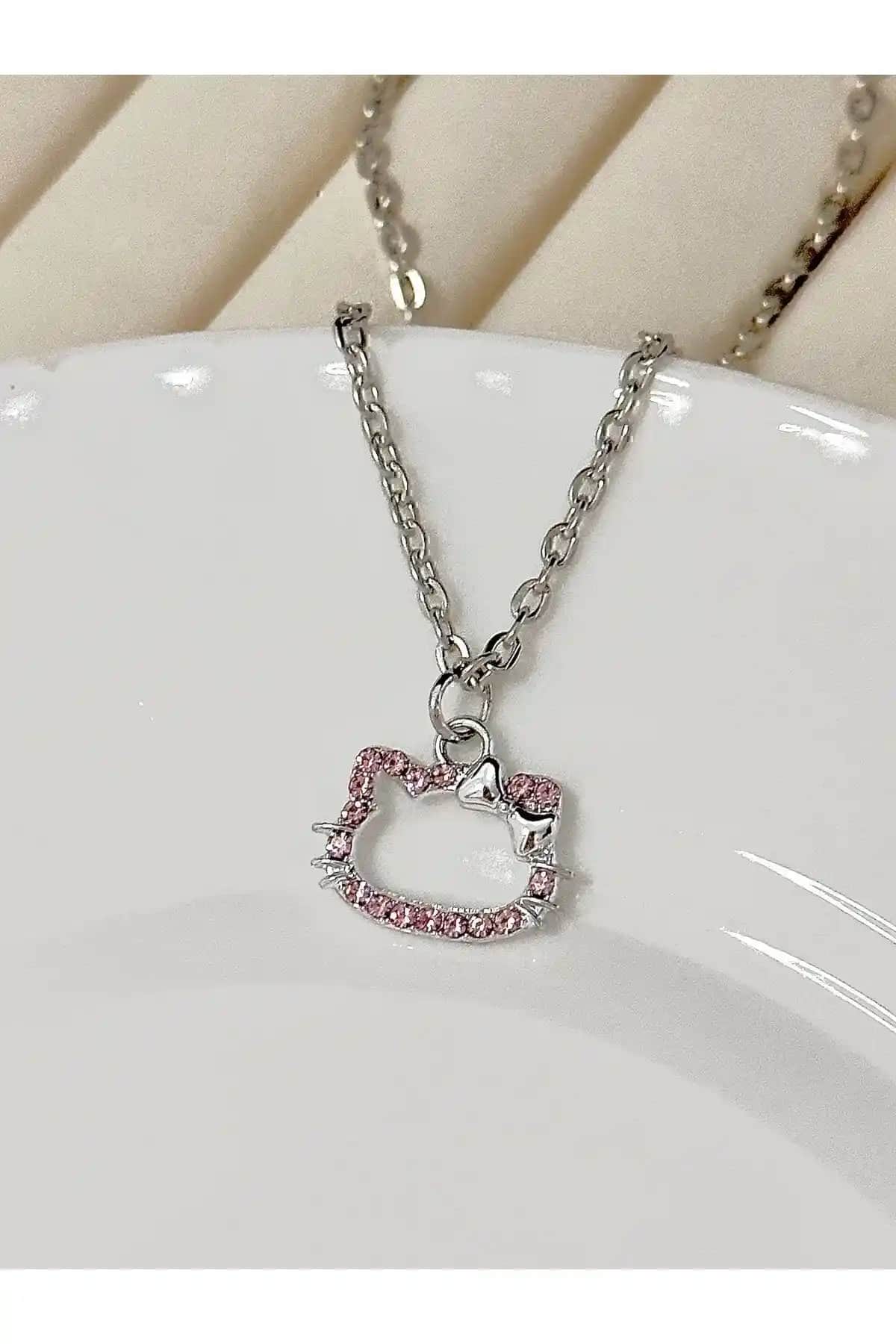 Genel Markalar Kedi Zirkon Pembe Taşlı Parlak Kolye: Günlük Şıklık ve Zarafet İçin Uygun Aksesuar