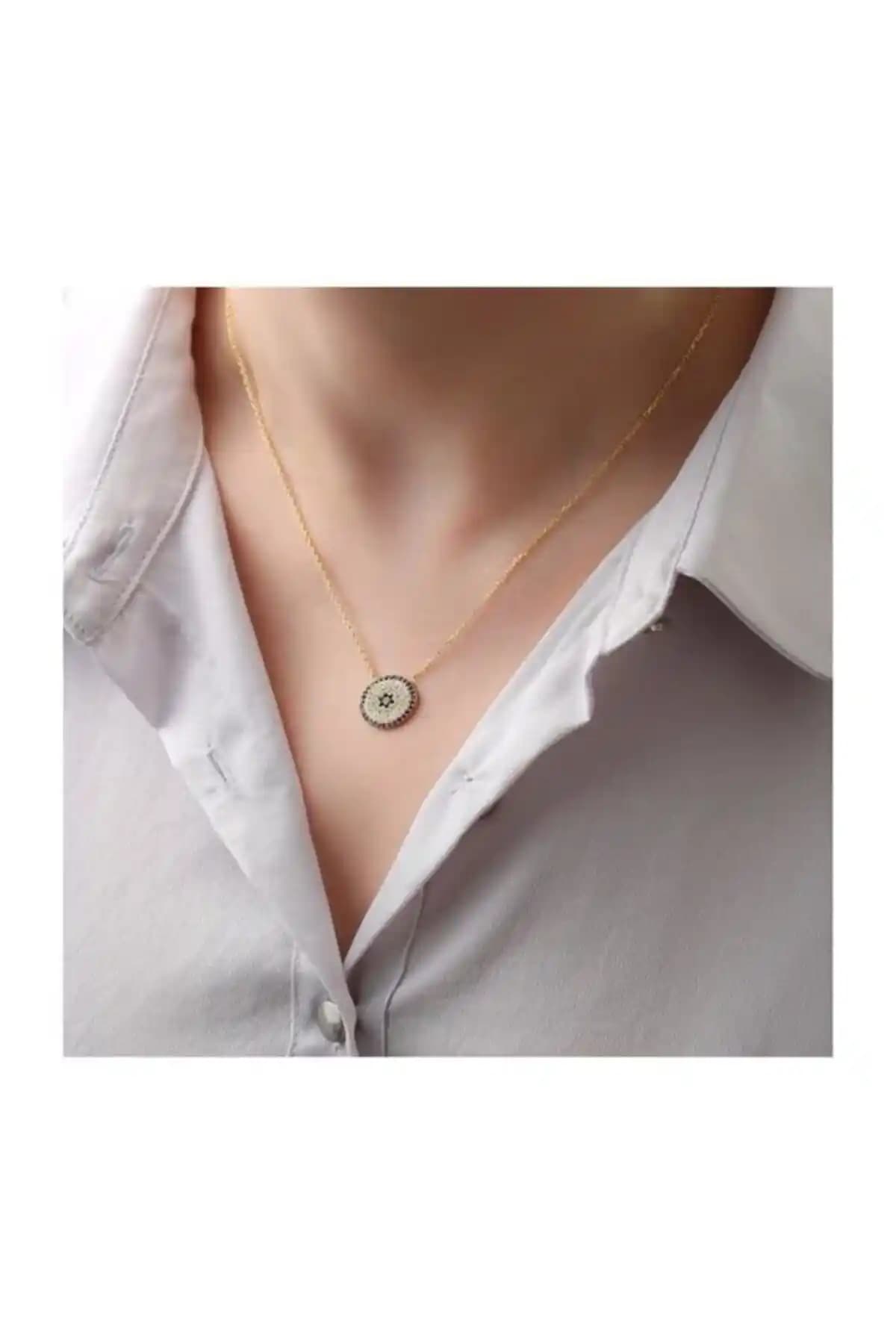 Gülistan 925 Ayar Gümüş Nazar Boncuklu Taşlı Kolye Zarif ve Anlam Dolu Takı Seçenekleri