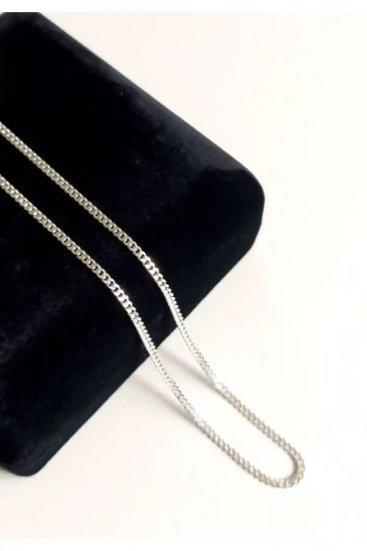 Gümüş Zincir Modelleri ve Seçim Rehberi: 925 Ayar Unisex ve Gurmet Zincirler