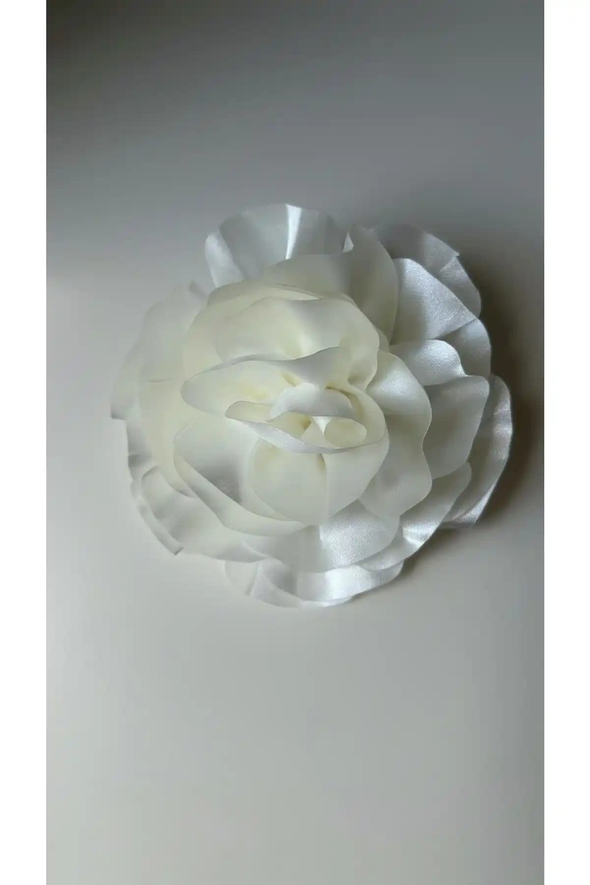 İğneli Kumaş Çiçek Broş Gül Broş Moda ve Zarafetin Şık Sembolü