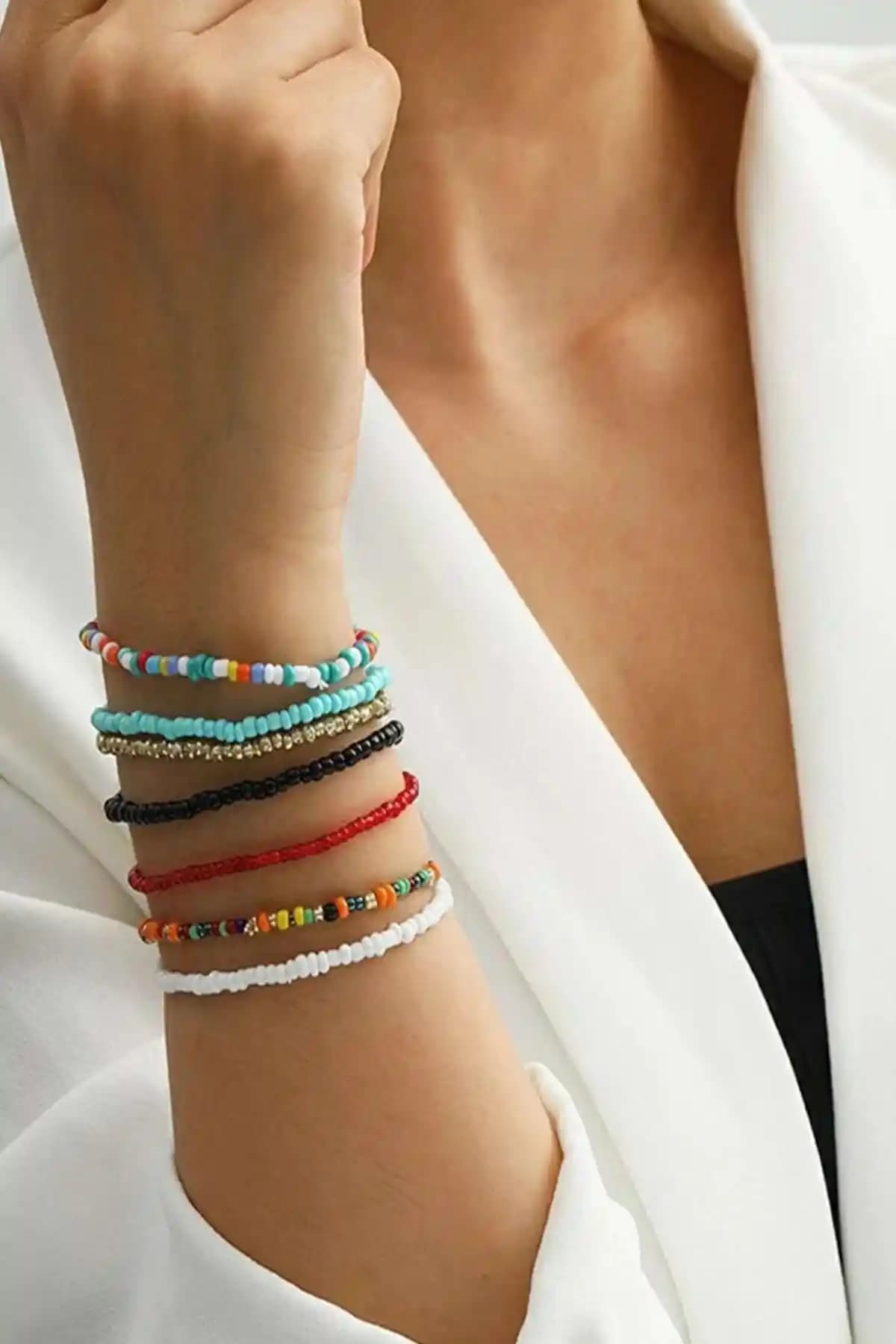 İki Popüler Bileklik Setinin Karşılaştırması: Stil ve Kullanım Tercihleri