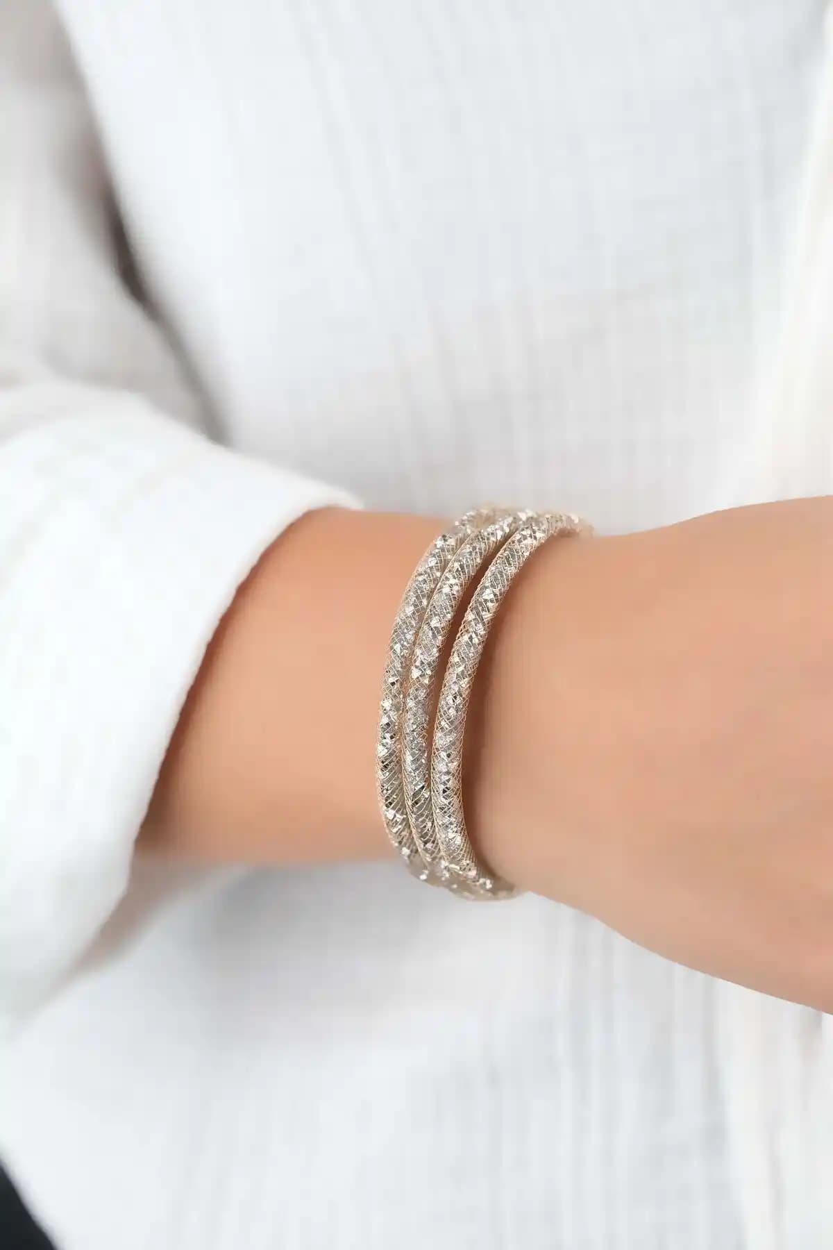 Jack Ferrero ve Sortie Aksesuar Karşılaştırması: Zirkon Taşlı Tasarımların Detaylı Analizi