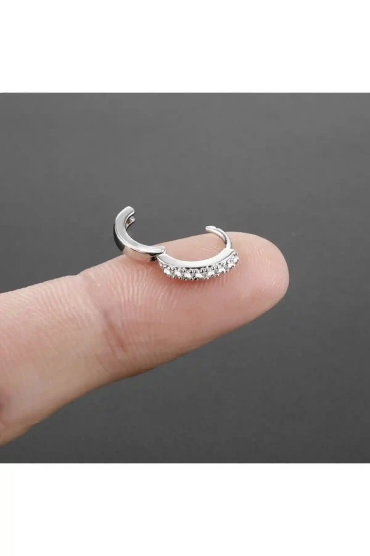 Jaida Moda ve Sacce Scarves&Accessories Piercingleri Karşılaştırması: Tasarım ve Özellikler