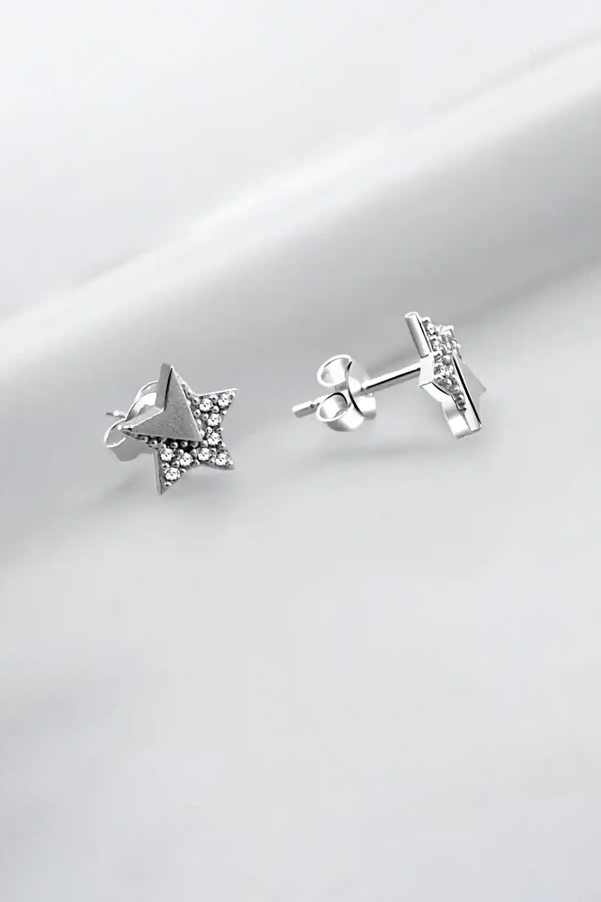 Jelux Silver Gümüş 925 Ayar Zirkon Taşlı Kutup Yıldızı Küpe Ürün İncelemesi ve Özellikleri