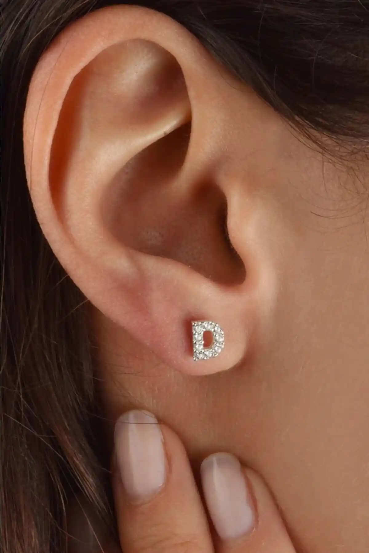 Jelux Silver Gümüş Küpe Modelleri: D ve M Harfli Tekli Küpe Karşılaştırması