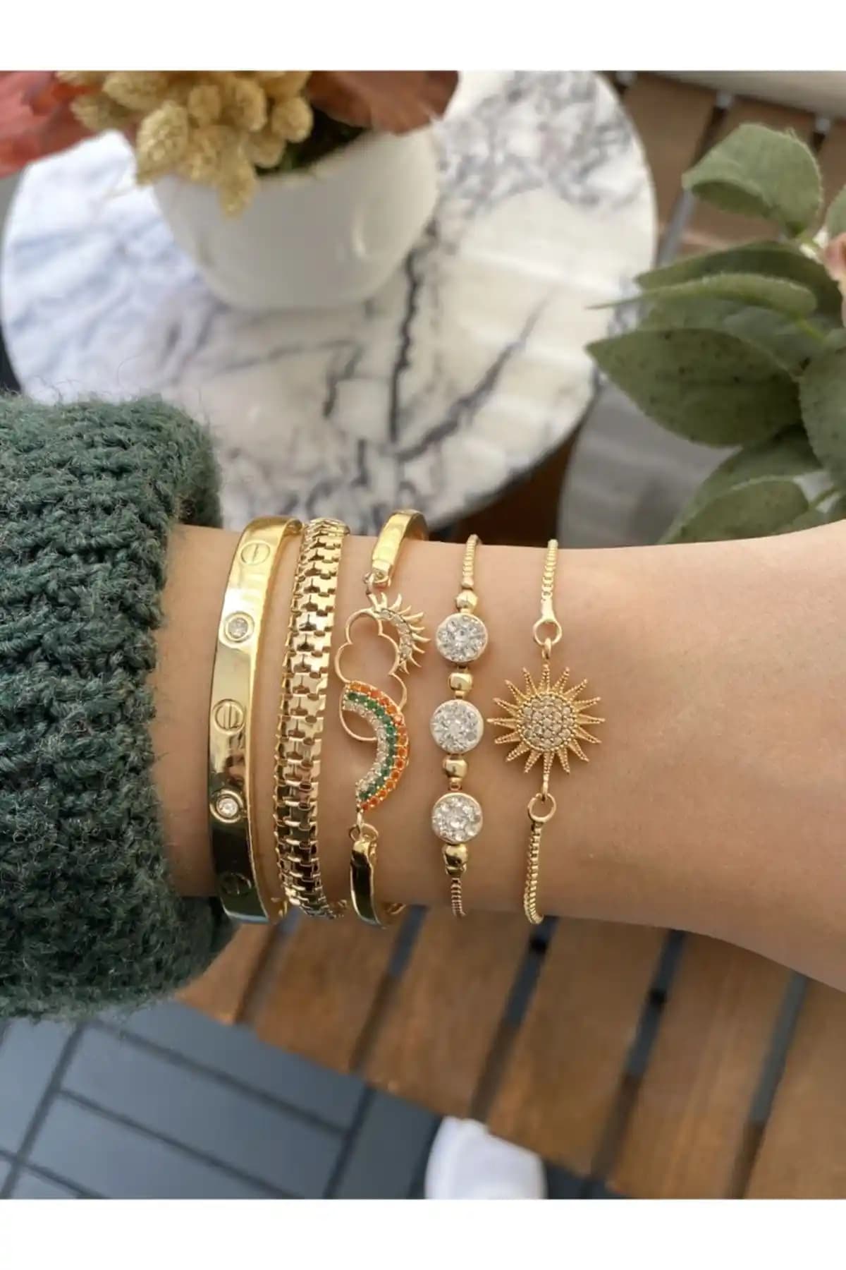 Kadınlar İçin Şık ve Dayanıklı Altın Kaplama Bijuteri Bileklik Seti