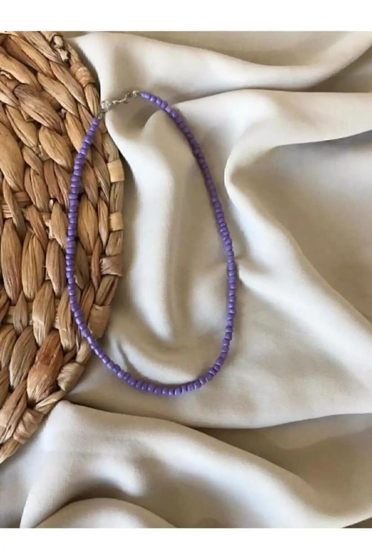 Kadınlar İçin Zarif Lila Renk Boncuk Kolye, Şık ve Dayanıklı Aksesuar Seçeneği