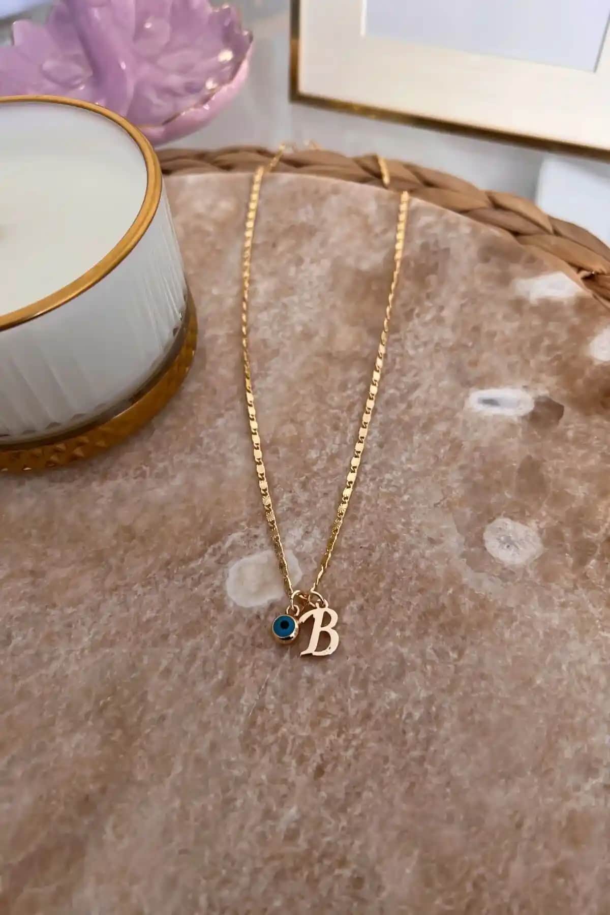 Kadınlar İçin Zarif ve Dayanıklı Harfli Nazar Sallantılı İnce Zincirli Kolye