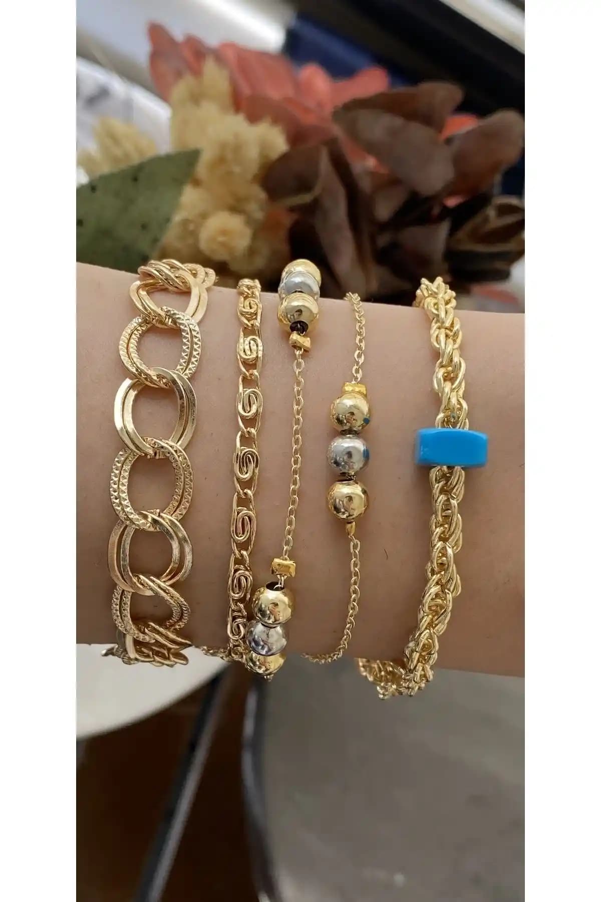 Kadınlar İçin Zarif Zircon Taşlı Bileklik: Dayanıklı ve Şık Tasarım Özellikleri