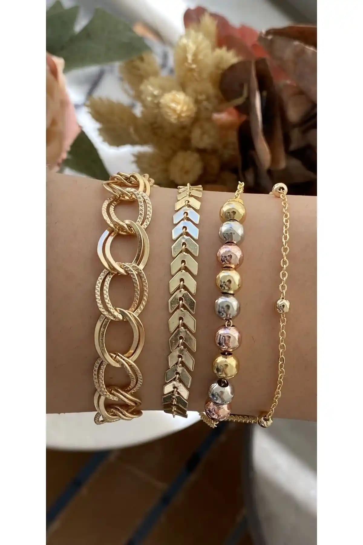 Kadınlar İçin Zarif Zirkon Taşlı Pirinç Bileklik, Şık ve Dayanıklı Aksesuar Seçeneği