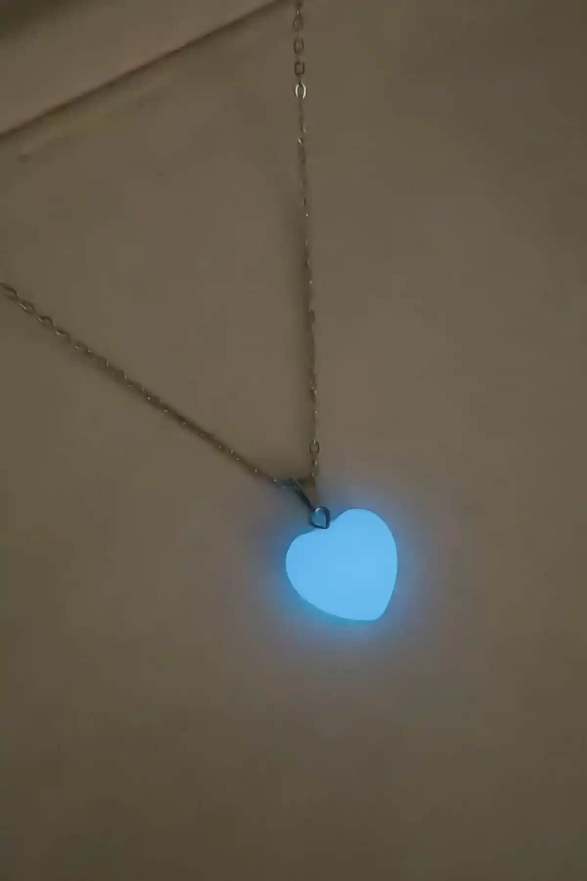 Karanlıkta Parlayan Doğal Taş ve Panda Ay Desenli Kolye Karşılaştırması