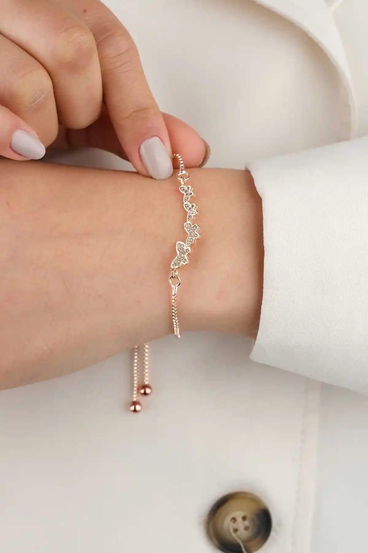 Karşılaştırma: Jack Ferrero ve Jenny Daphne Gökkuşağı Bulut Bileklikleri