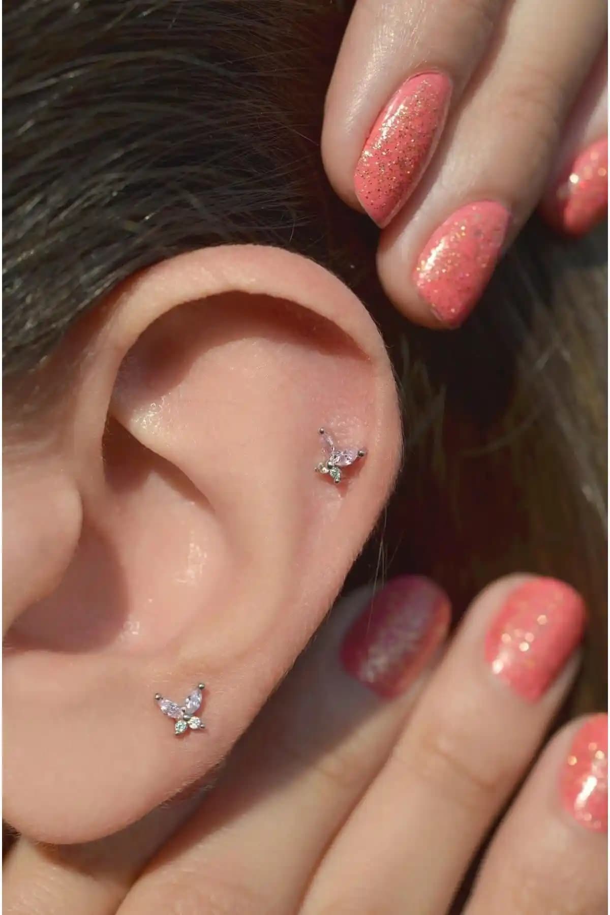 Kelebek Helix Piercing: Modern ve Şık Tasarımıyla Dayanıklı Kıkırdak Takısı