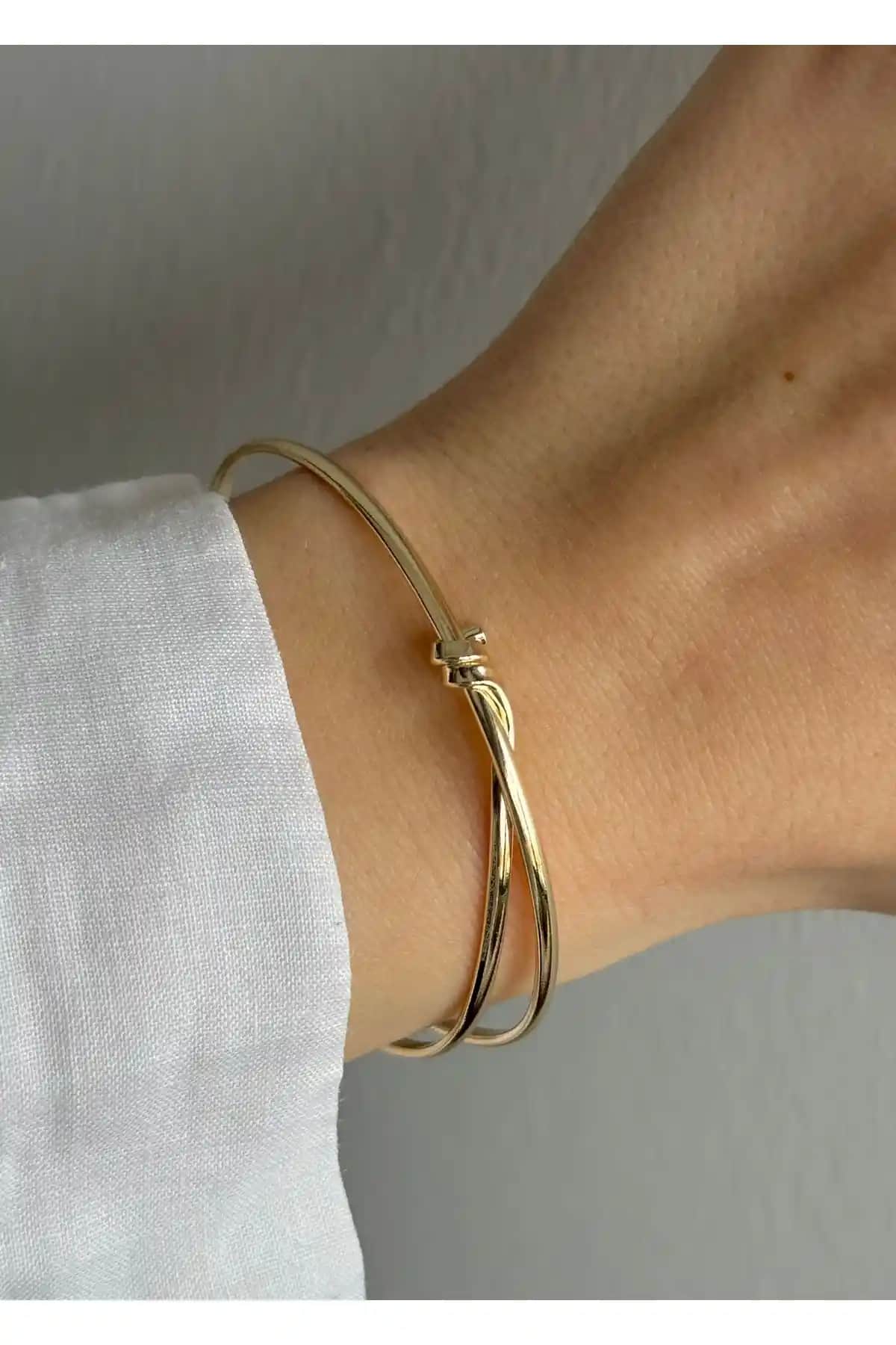 KİLİGİSTANBUL VİO ve polo air Zirkon Taşlı Bileklik Karşılaştırması