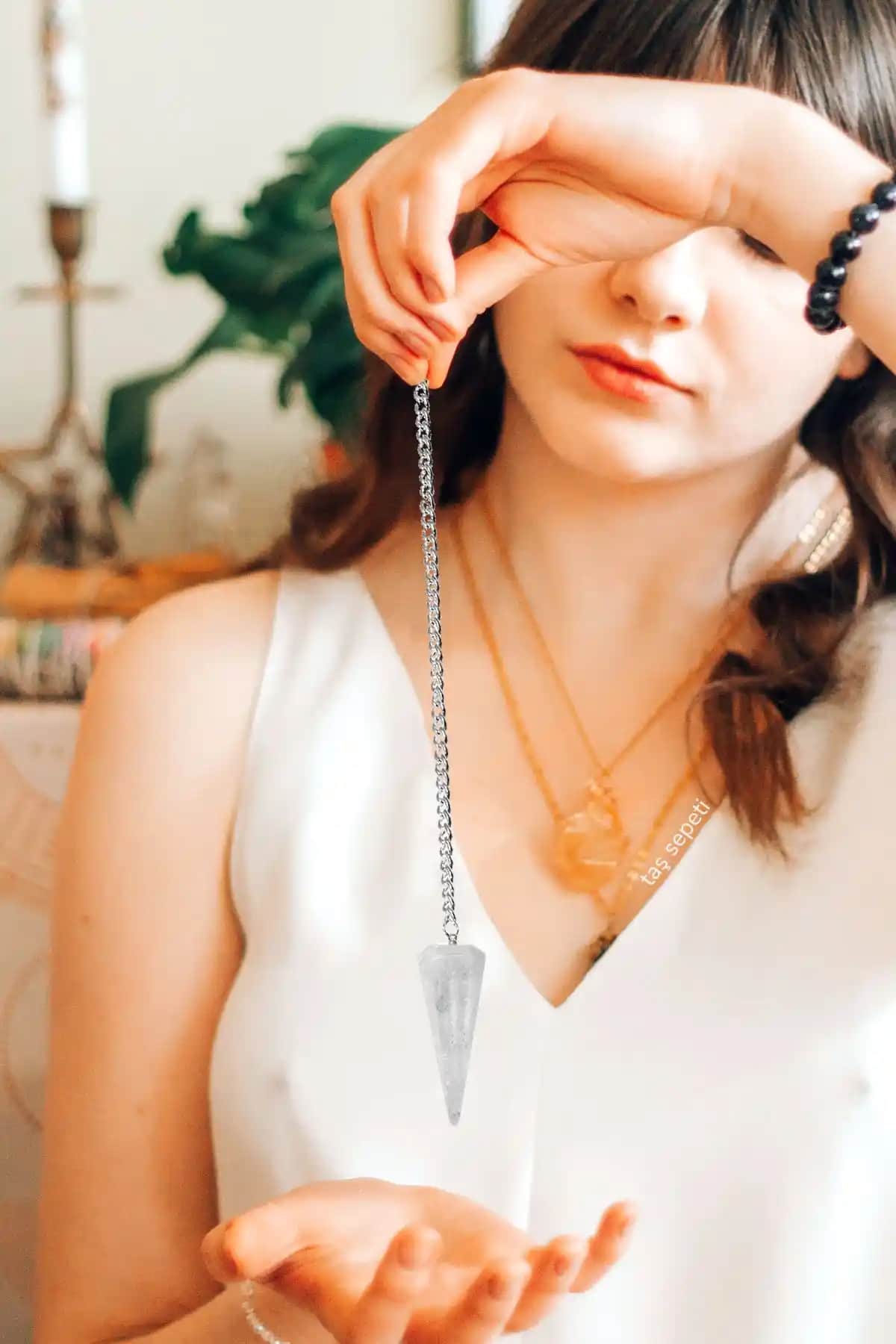 Kristal Kuvars Doğal Taş Pandül Sarkaç Enerji Dengeleyici ve Meditasyon Aracı