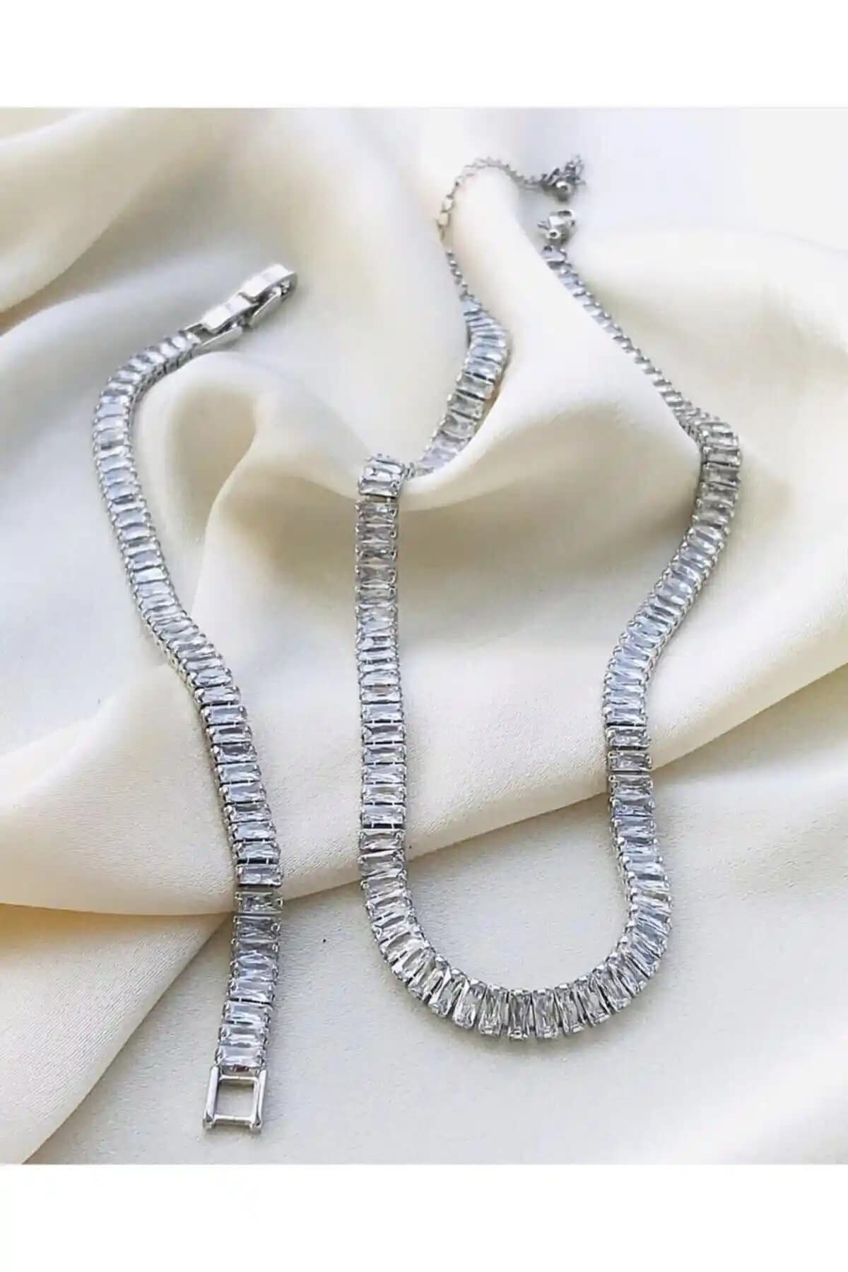 KuyumcuAskım Gümsü Su Yolu Kolye Bileklik Seti: Zarif ve Dayanıklı Takı Tasarımı