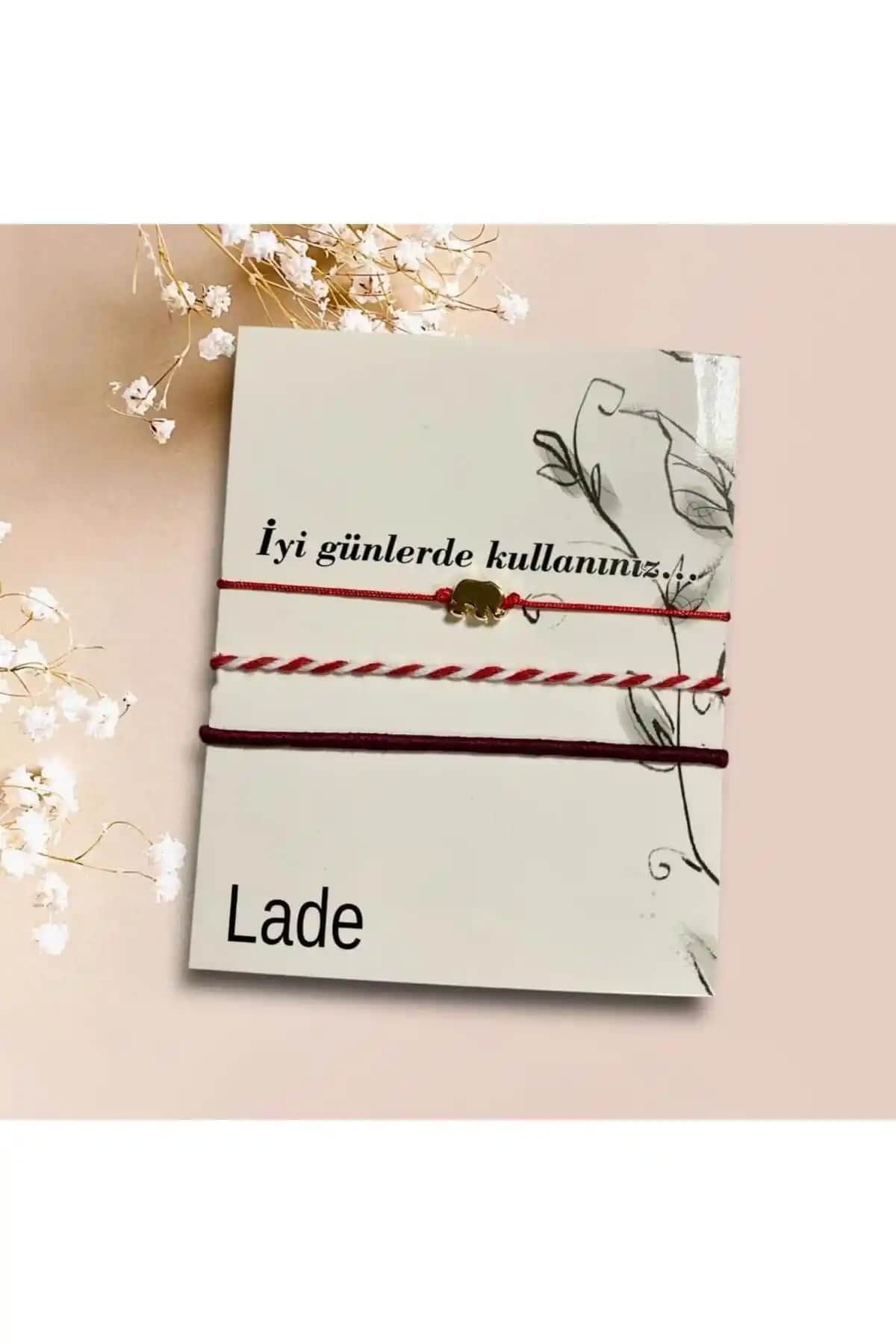 Lade Filli Kırmızı İpli Şans Bilekliği: Şıklık ve Bereket Sembolü Hakkında Detaylı Bilgi