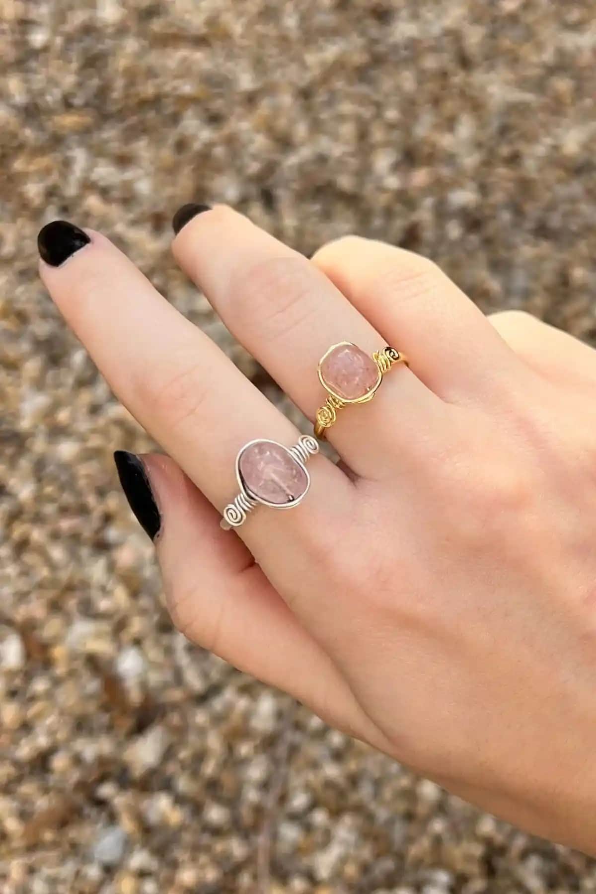 LunaStone Pembe Kuvars Yüzük: El Yapımı Minimalist Takı ve Duygusal İyileştirici Özellikler