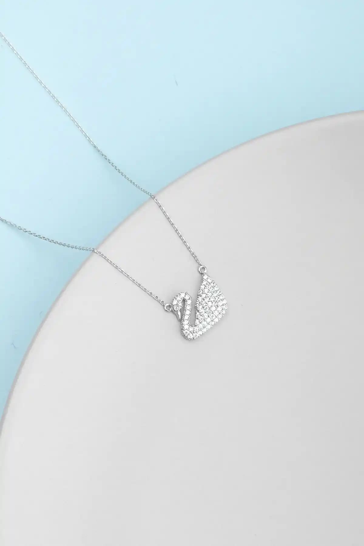 Miavi Silver 925 Ayar Gümüş Kuğu Kolye: Zarif ve Şık Takı Seçenekleri