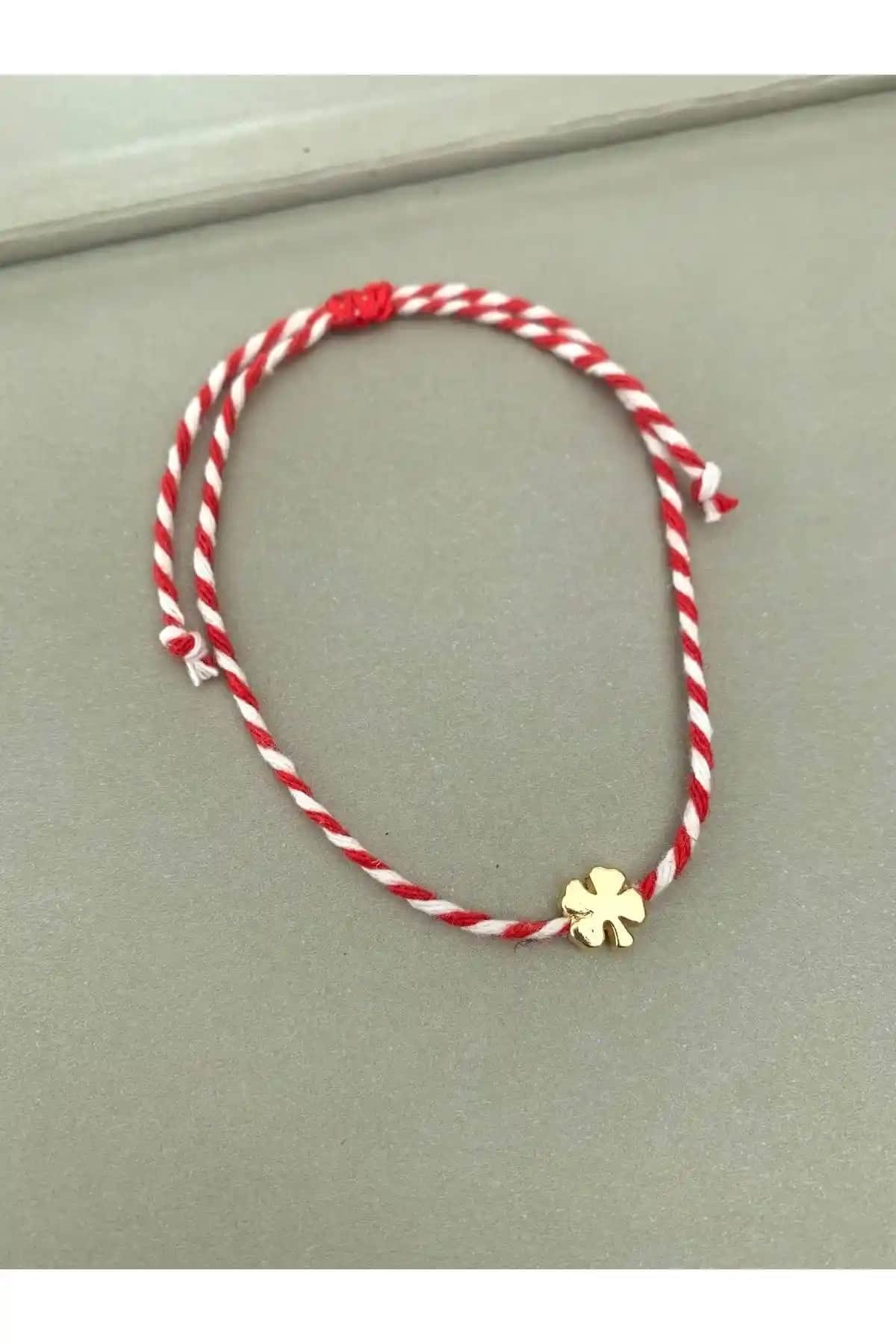 Misto Yonca Motifli Kırmızı Doğal Taş Bileklik Şık ve Anlamlı Aksesuar Seçenekleri