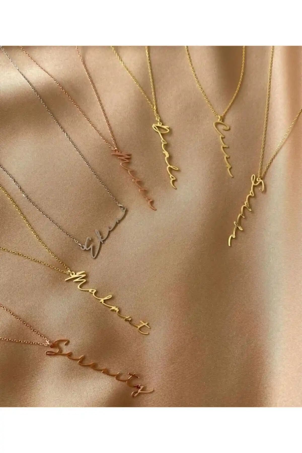 Mudi Gümüş Dikey İsimli Trend Kolye: Zarif ve Dayanıklı Takı Seçenekleri