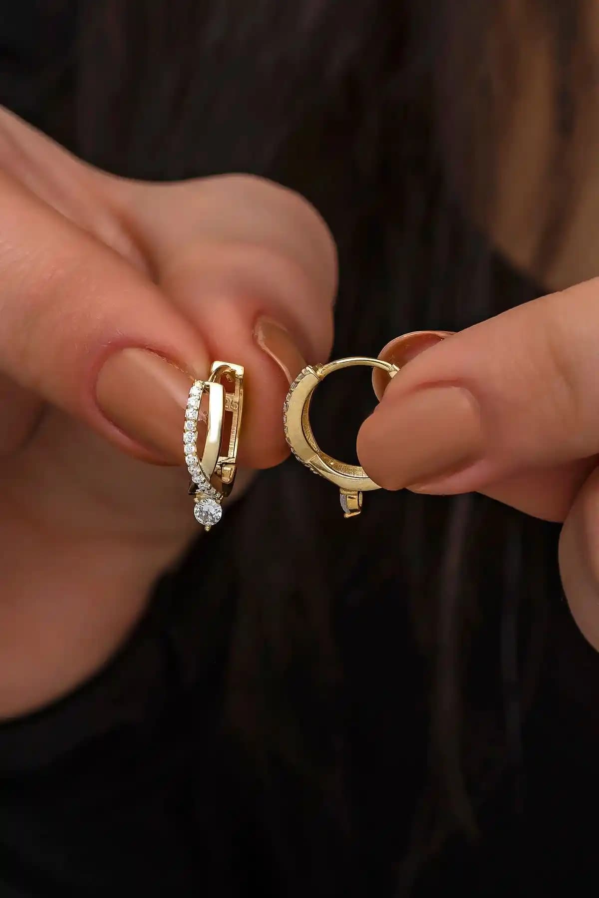 NEREZE 925 Ayar Gümüş Gold Tektaş Örgü Model Küpe Şık ve Dayanıklı Tasarım