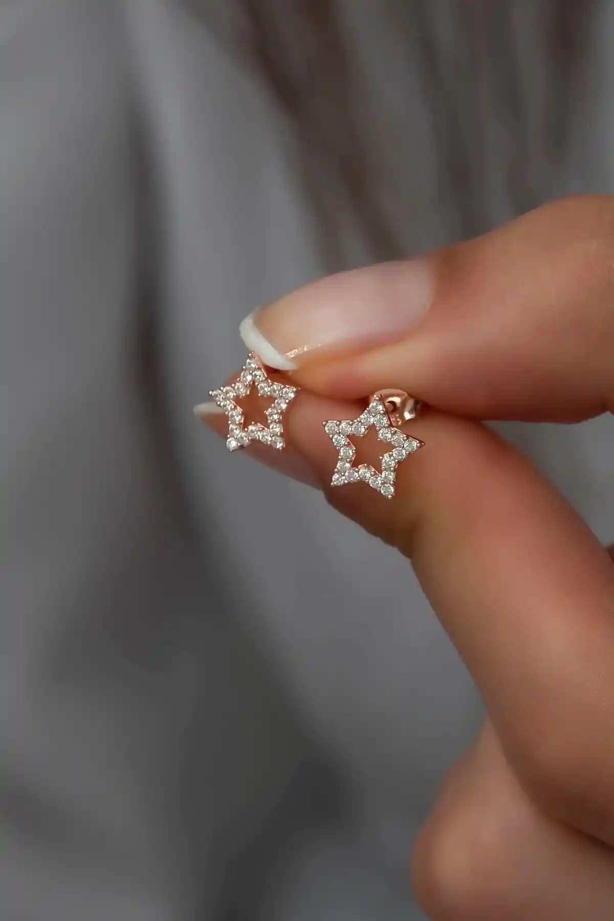 NEREZE 925 Ayar Gümüş Zircon Taşlı Küpe Karşılaştırması ve Seçim Rehberi