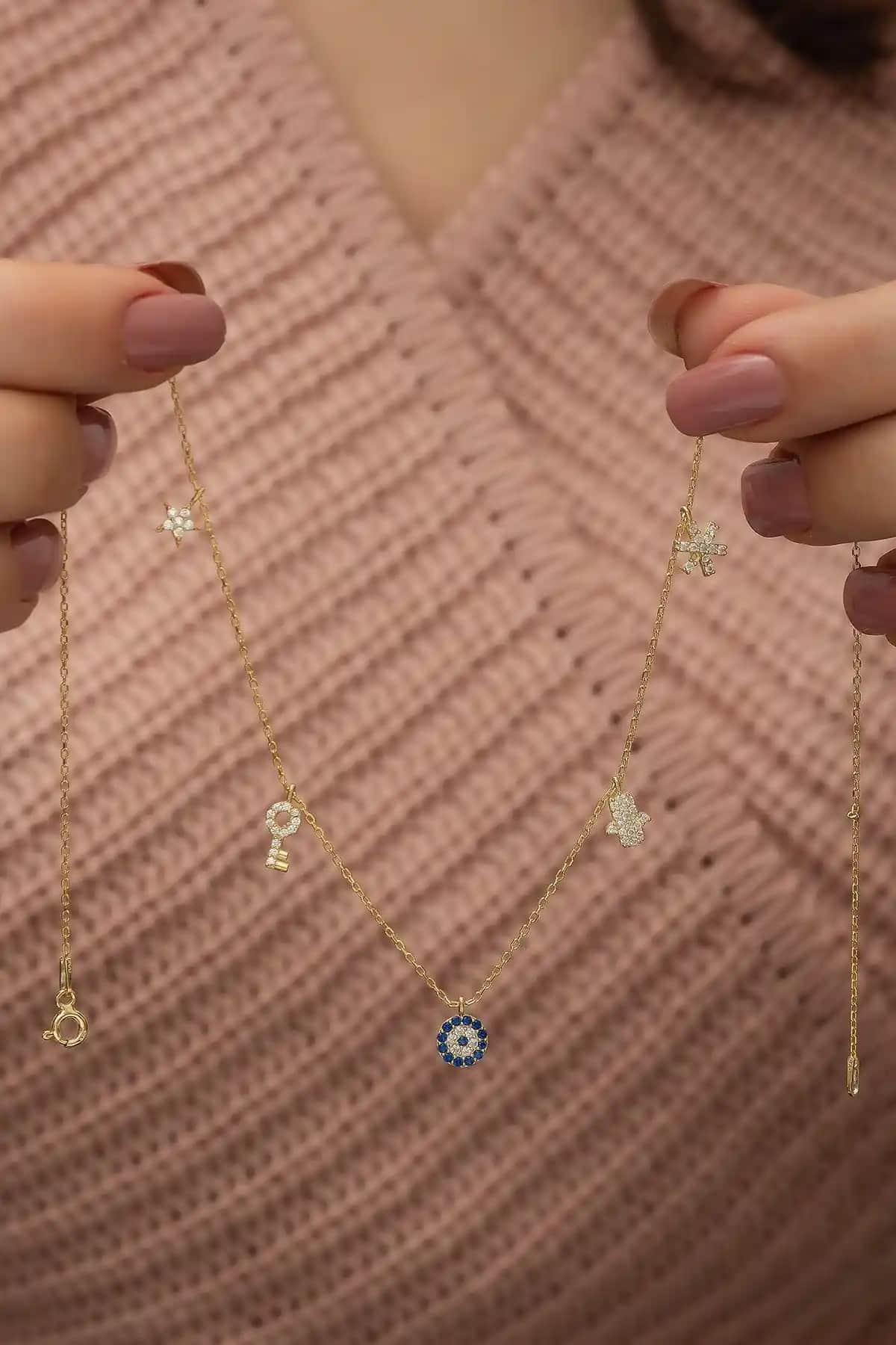 NEREZE ve SilverTime 925 Ayar Gümüş Şans Kolyesi Karşılaştırması ve Özellikleri