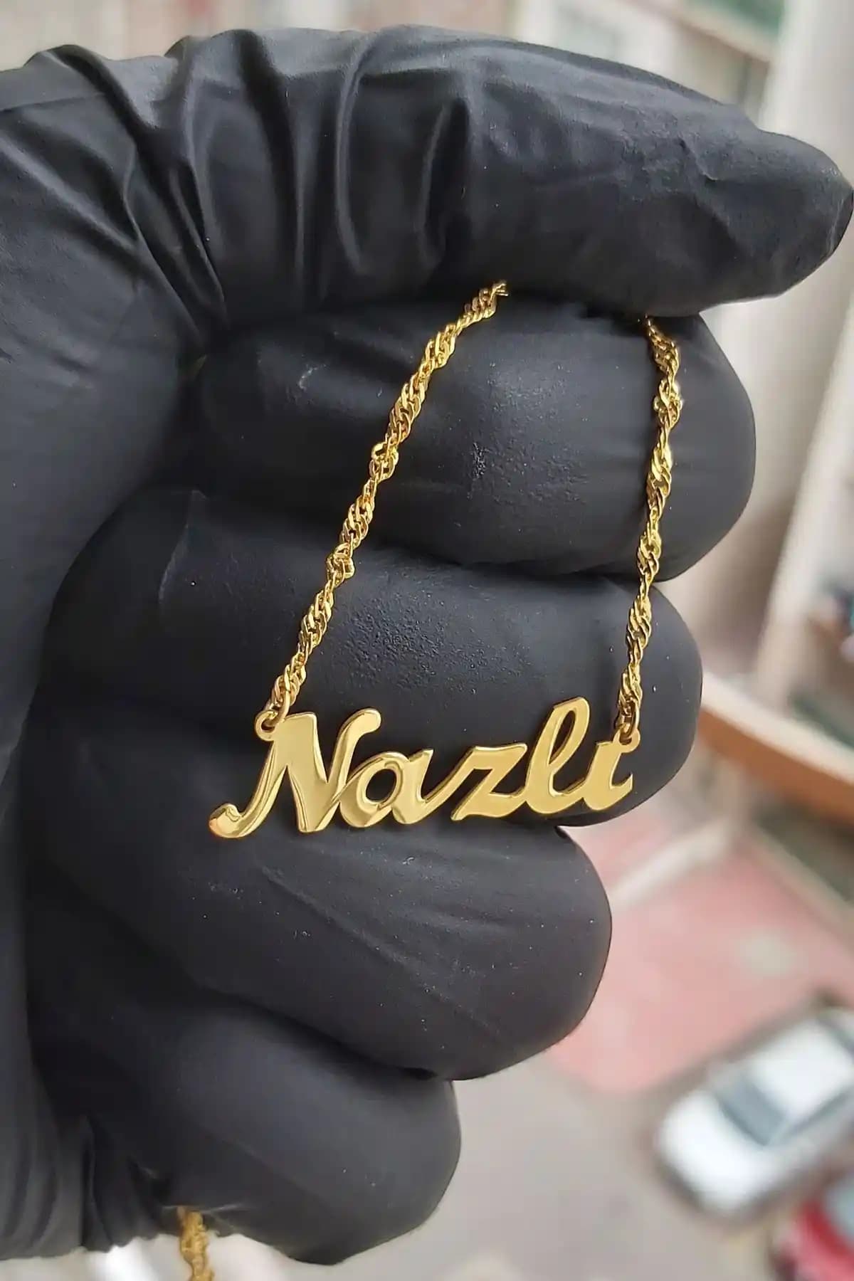 Özgür Takı 925 Ayar Gümüş ve 24 Ayar Altın Kaplama İsimli Kolye İncelemesi