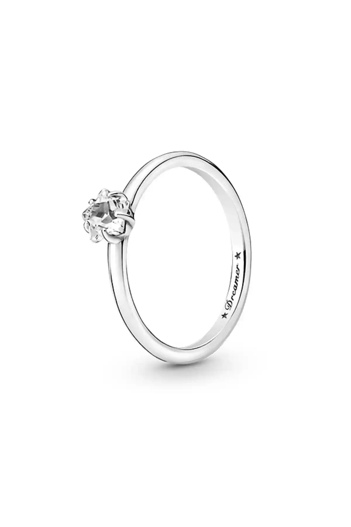 Pandora Gökyüzü Temalı Işıltılı Yıl<dı>z Tektaş Yüzük: Zarif ve Parlak Tasarım