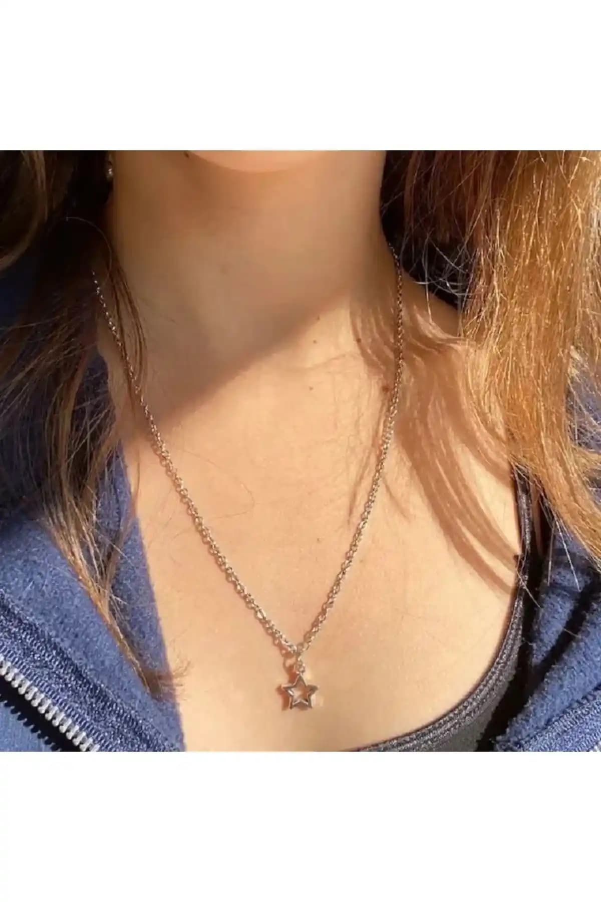 Pinky Lady Aesthetic Yıldız Kolye: Modern ve Şık Minimalist Takı Tasarımı