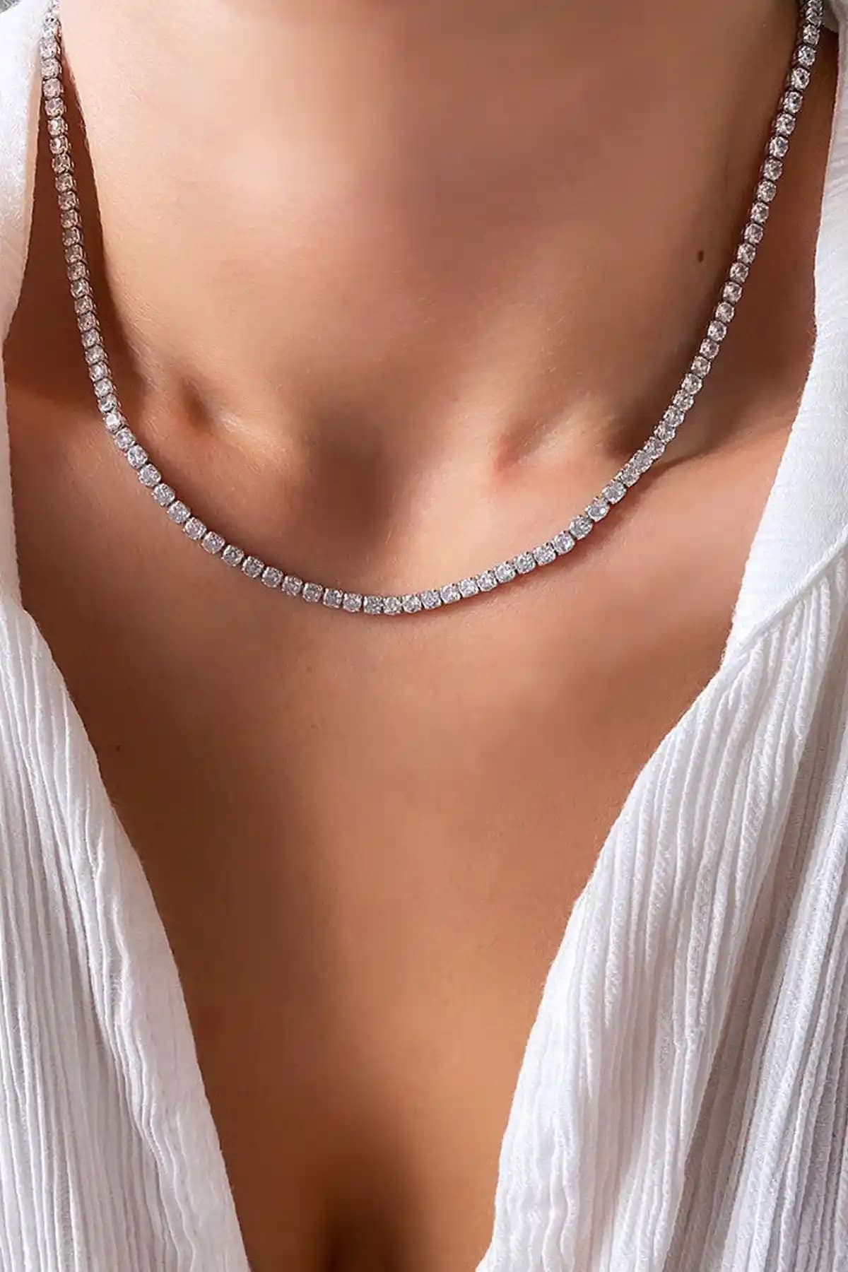 Ressia Kadın Güldüş Rengi Su Yolu Zirkon Kolye Modern ve Zarif Tasarım