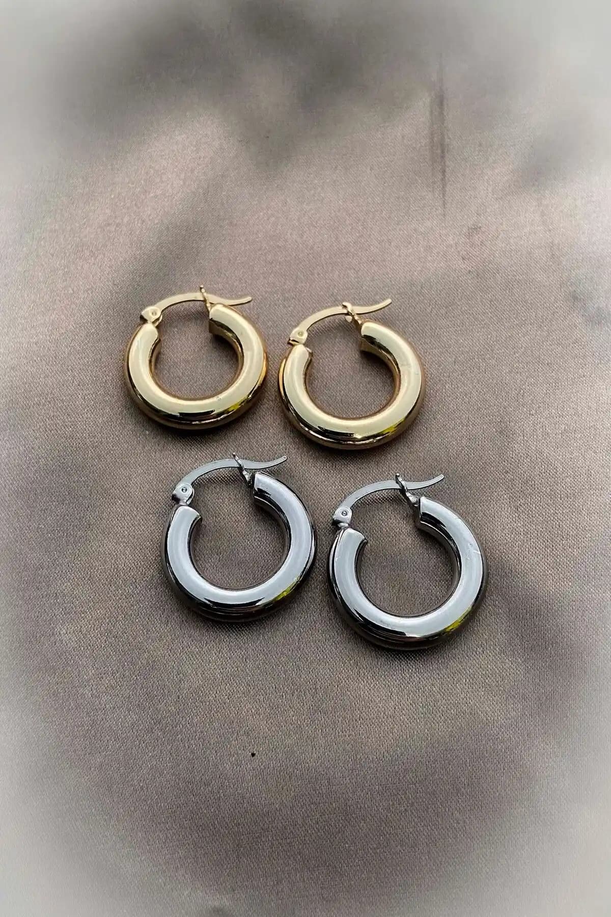 Roshel Çelik Paslanmaz Altın Renkli Çift Halkalı Küpe Özellikleri ve Kullanım İpuçları