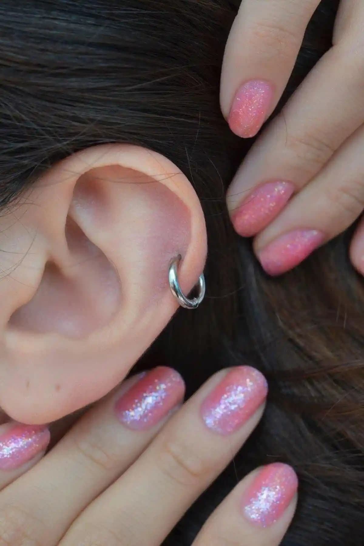 Sace Scarves & Accessories'in Renkli Çelik Helix ve Kıkırdak Piercingi Ürünü