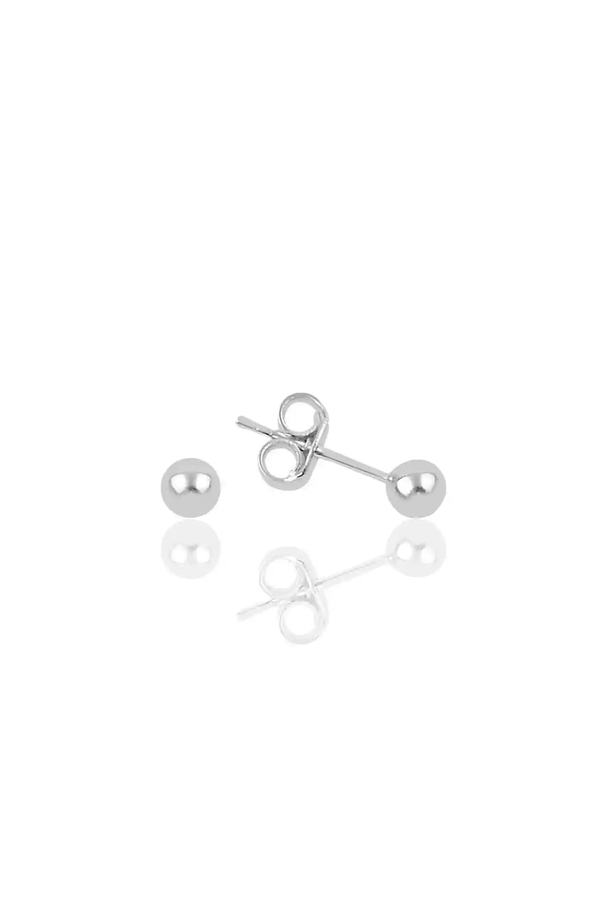 Söğütlü Silver 4 mm Top Gümüş Küpe: Zarif ve Dayanıklı Kadın Takıları