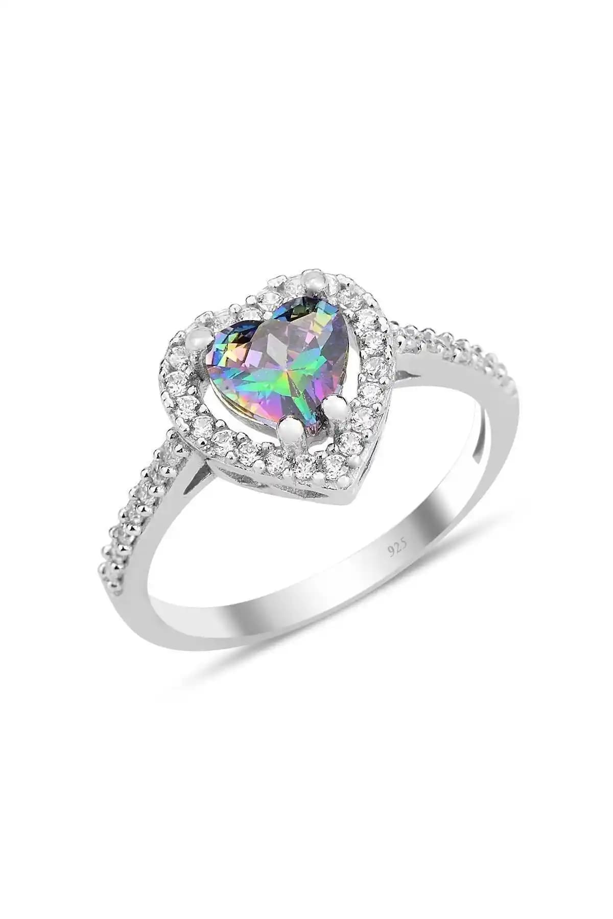 Söğütlü Silver Gümüş Kalp Yüzük Mistik Taş ve Pırlanta Detaylarıyla Şıklık Yaratır