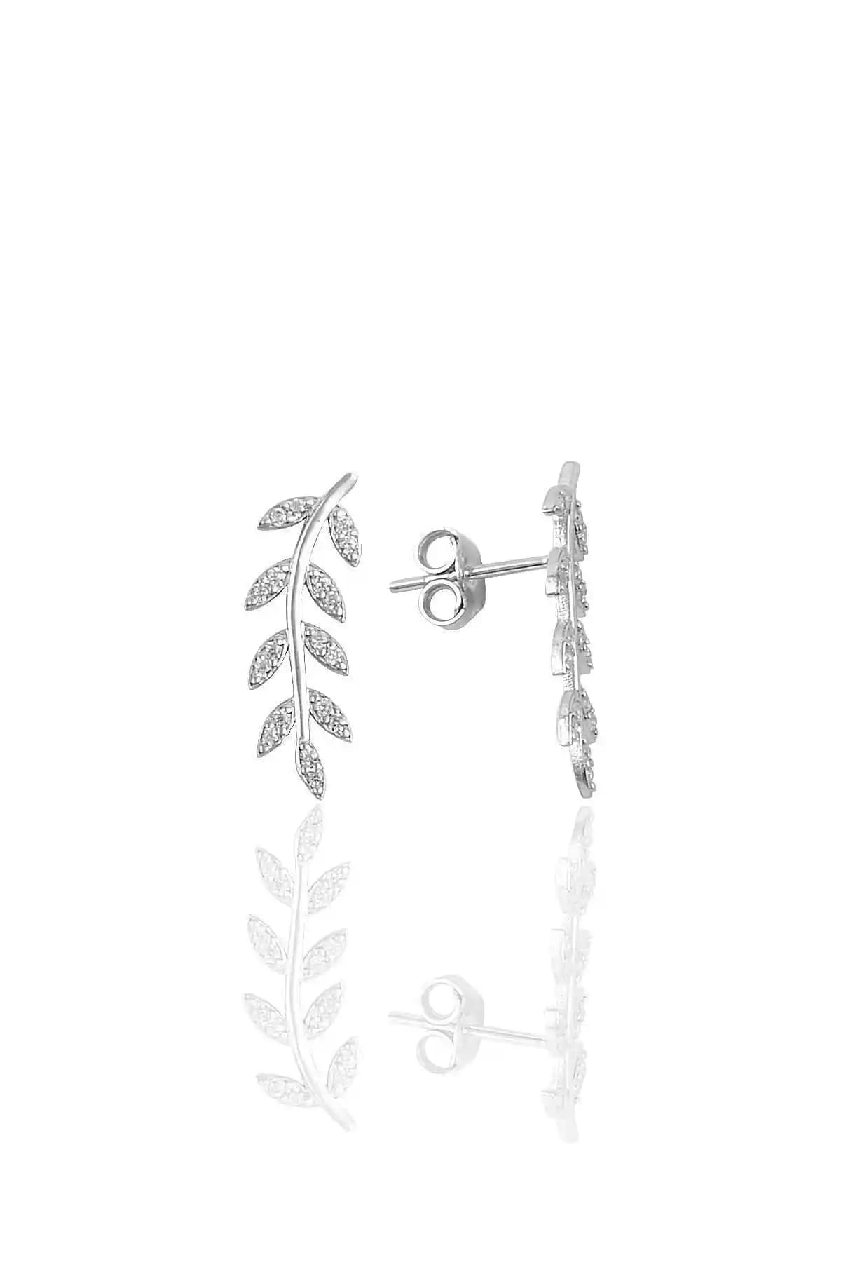 Söğütlü Silver Yaprak Modeli Zirkon Taşlı Gümüş Küpe: Şıklık ve Dayanıklılık İçin İdeal Seçenek