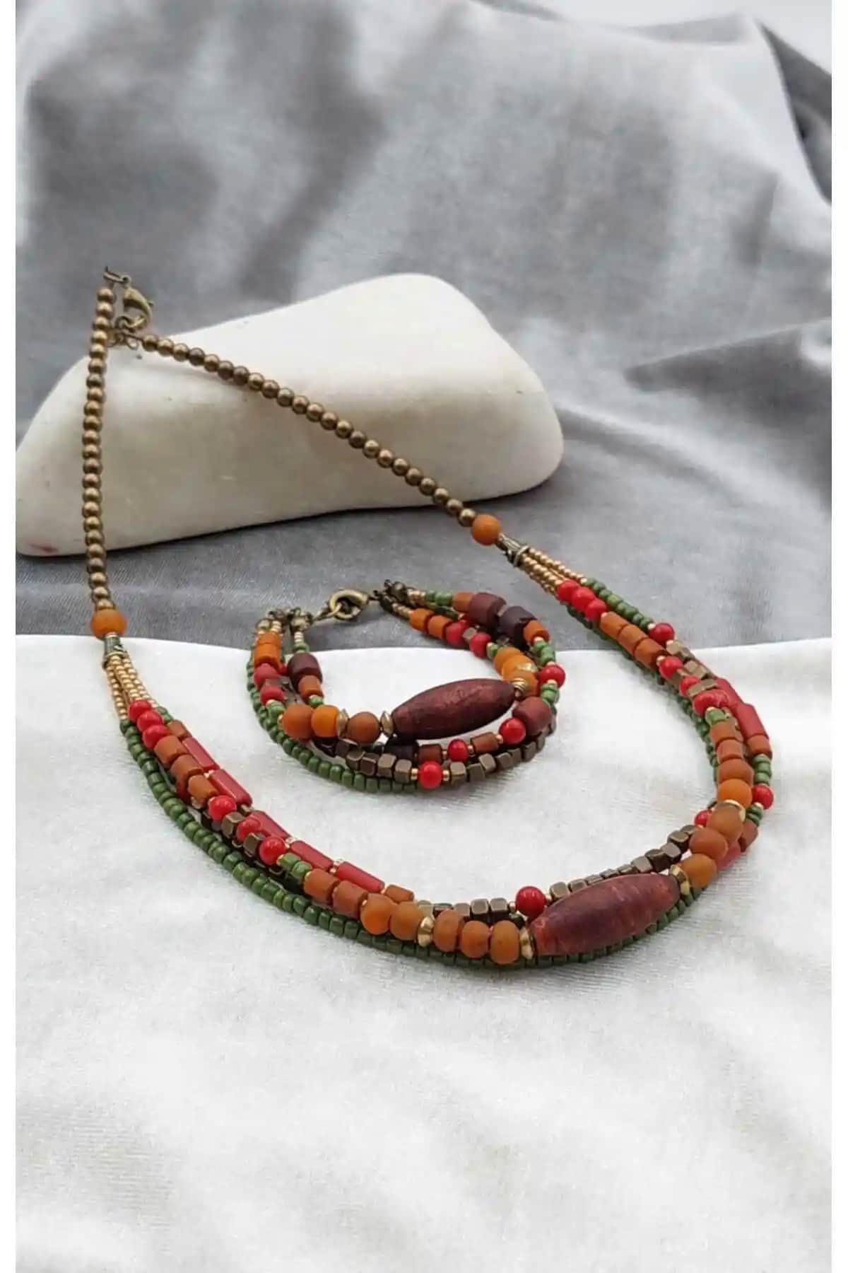 Takitokaciniz Cam Boncuklu Kolye ve Bileklik Seti Doğal Taş ile Şıklık ve Doğallık Sunar