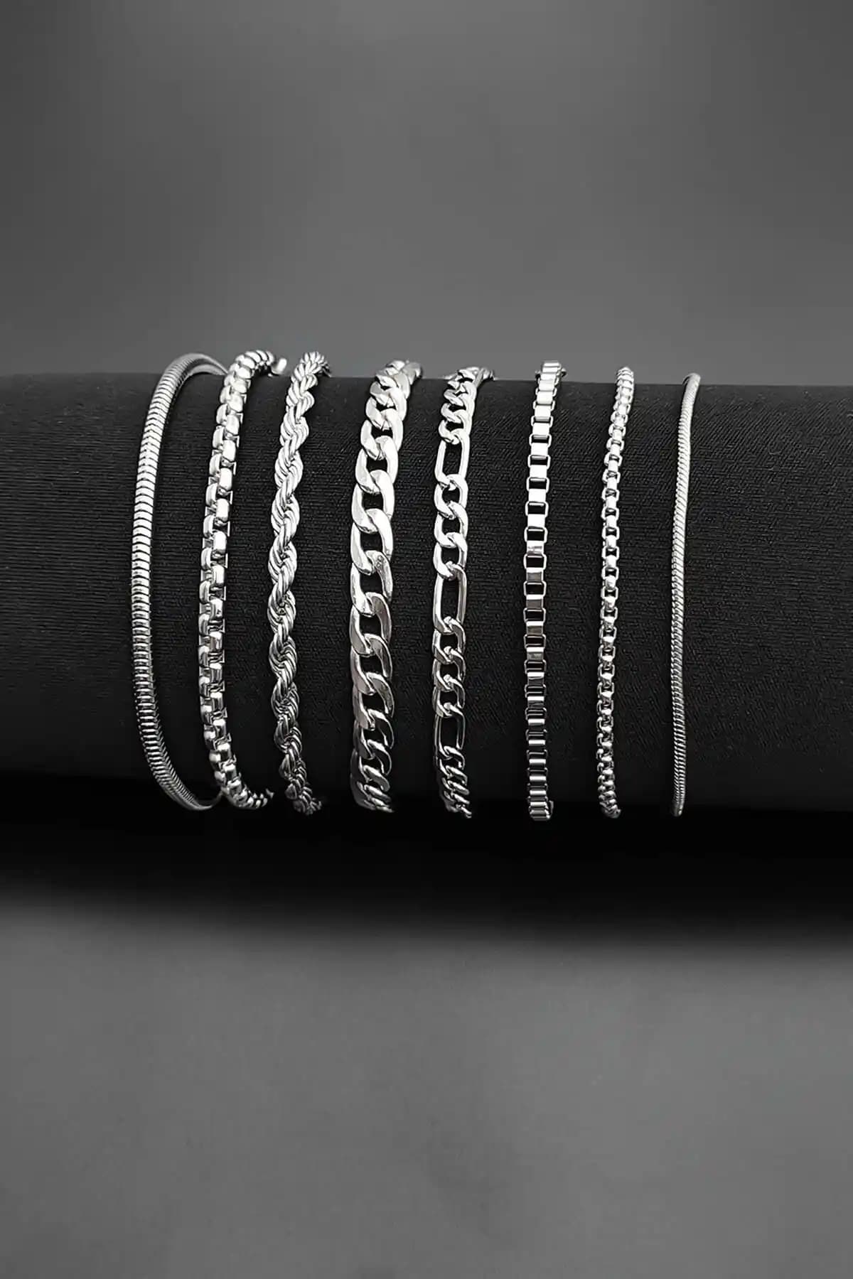 The Collection 8'li Bileklik Seti: Günlük ve Şık Kullanım İçin Modern Takı Seçeneği